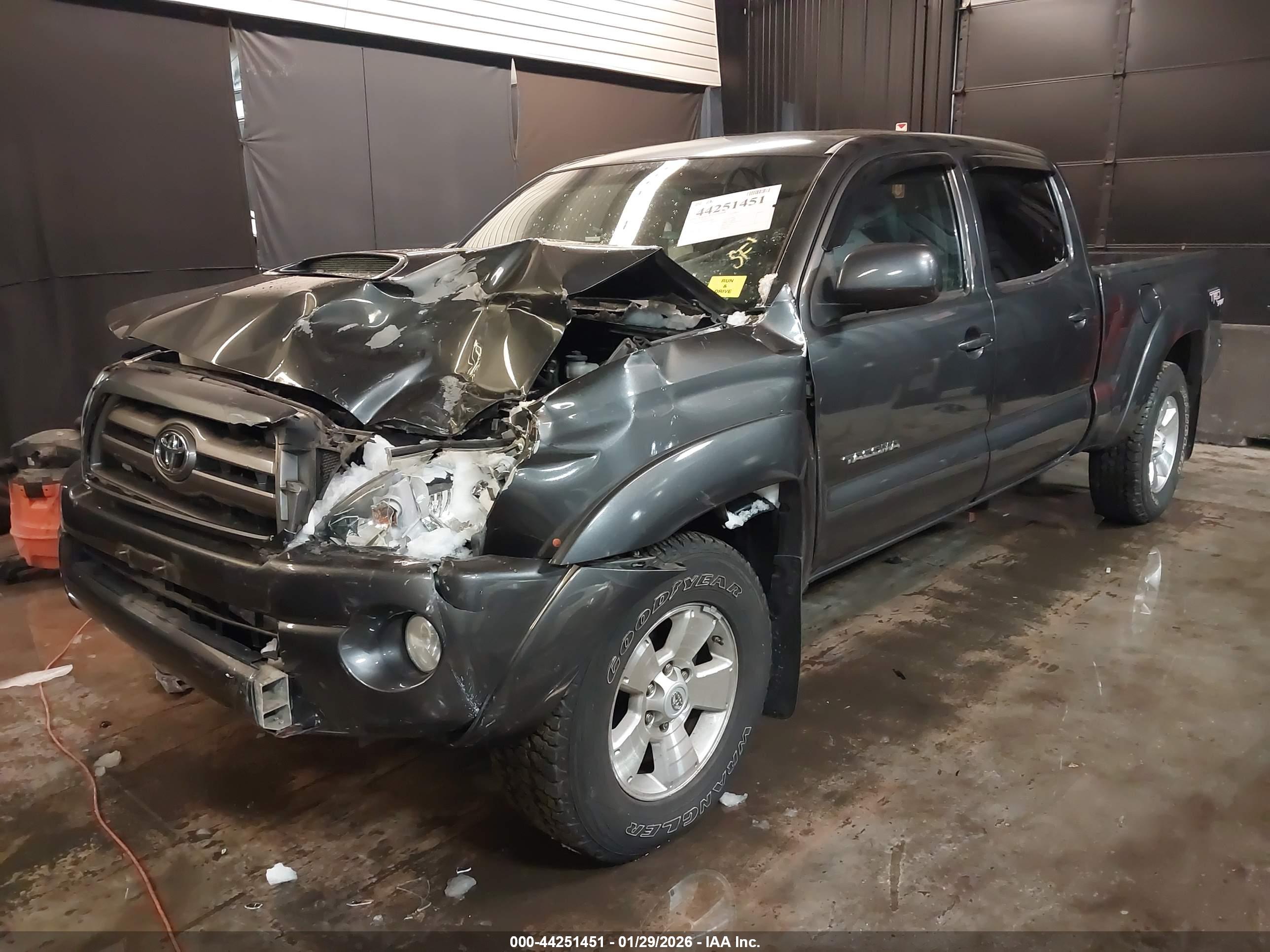 TOYOTA TACOMA image 2