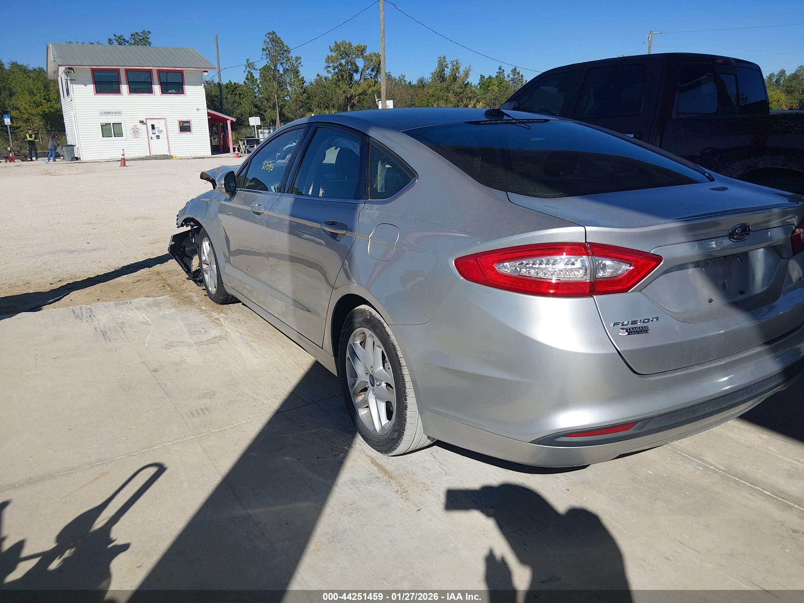 FORD FUSION image 3