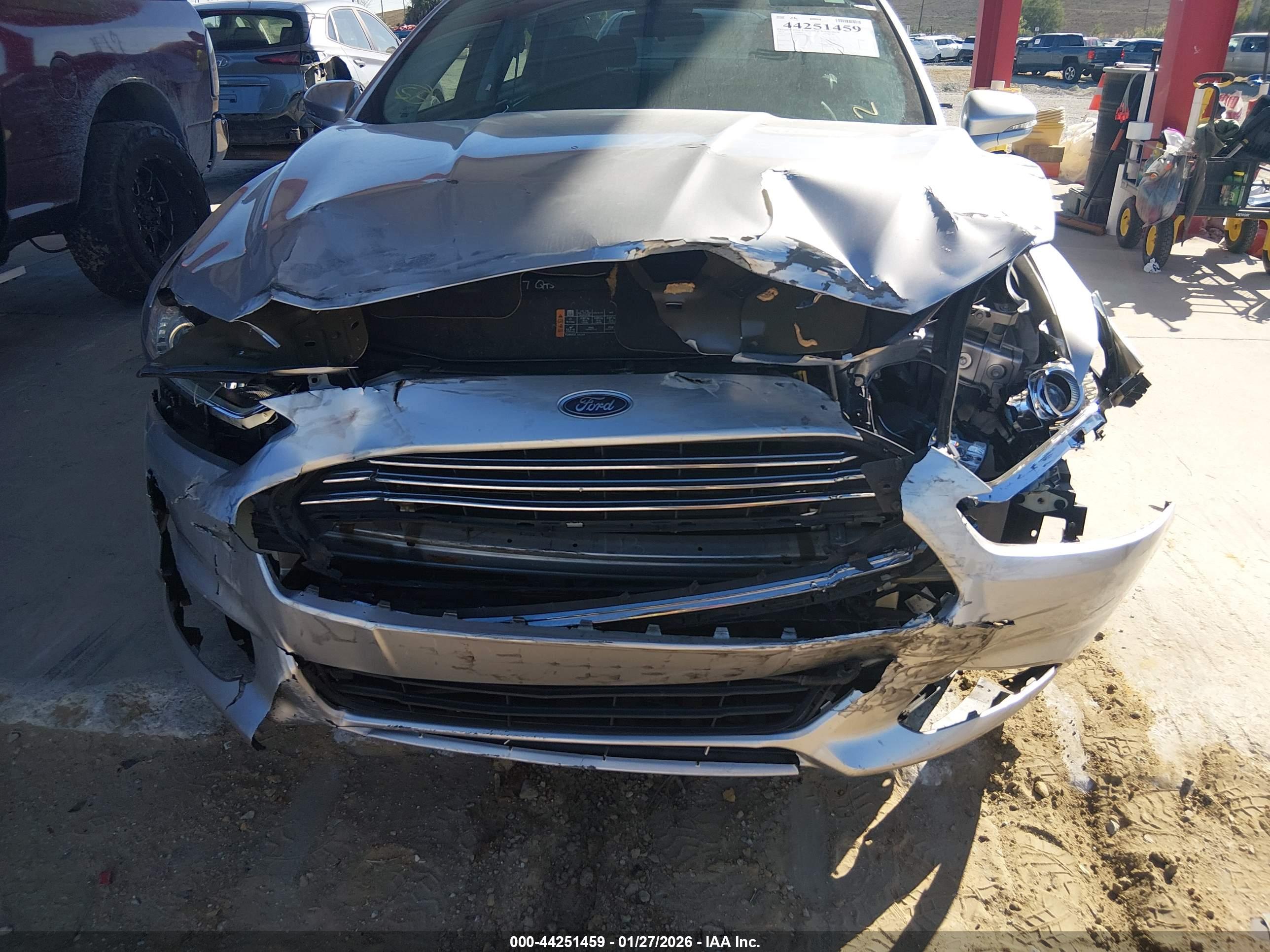 FORD FUSION image 6