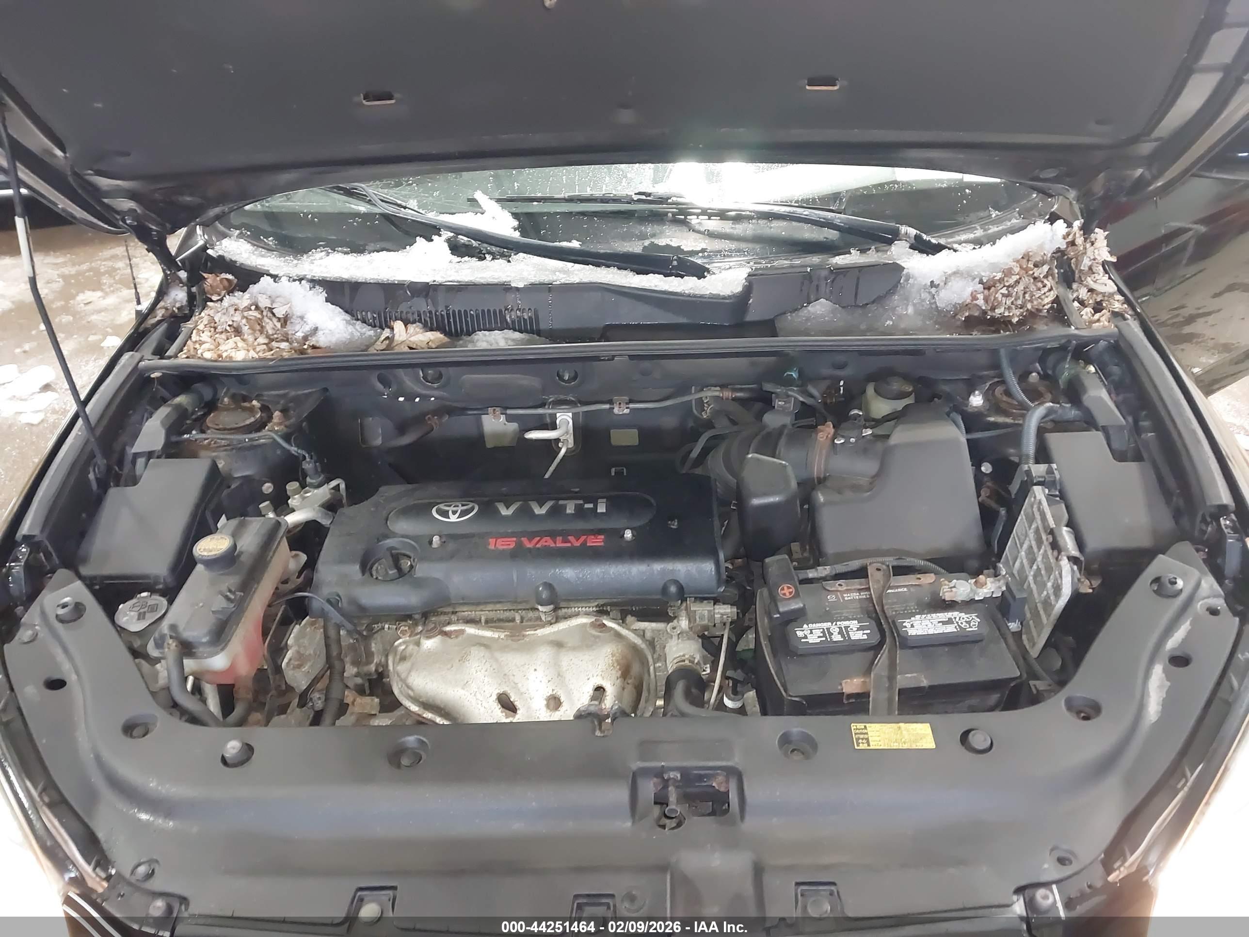 TOYOTA RAV4 image 10