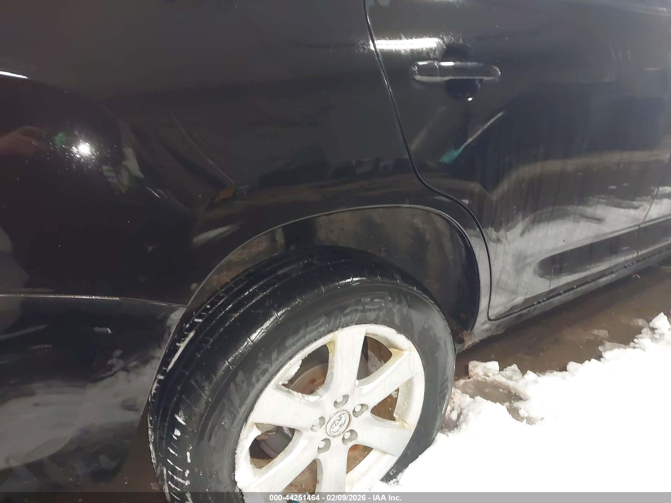 TOYOTA RAV4 image 6