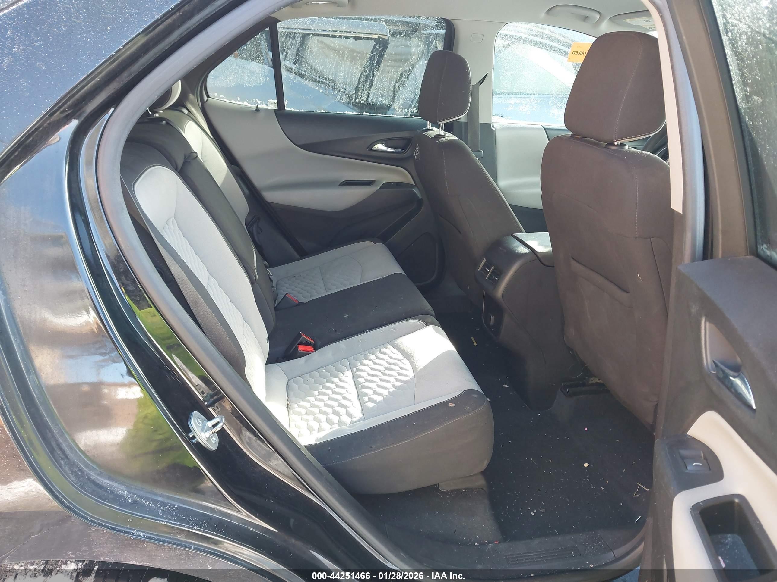 CHEVROLET EQUINOX image 8