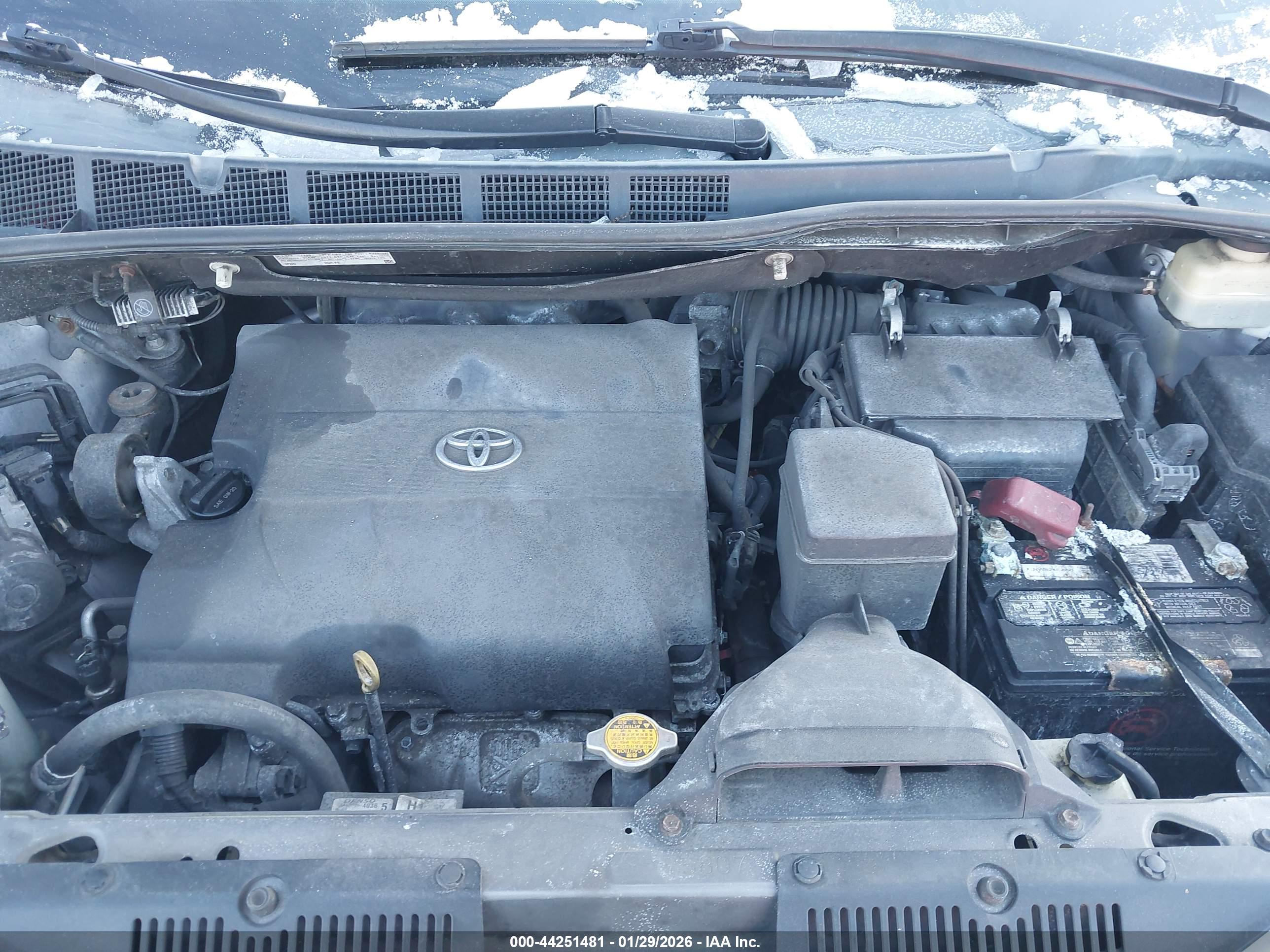 TOYOTA SIENNA image 10