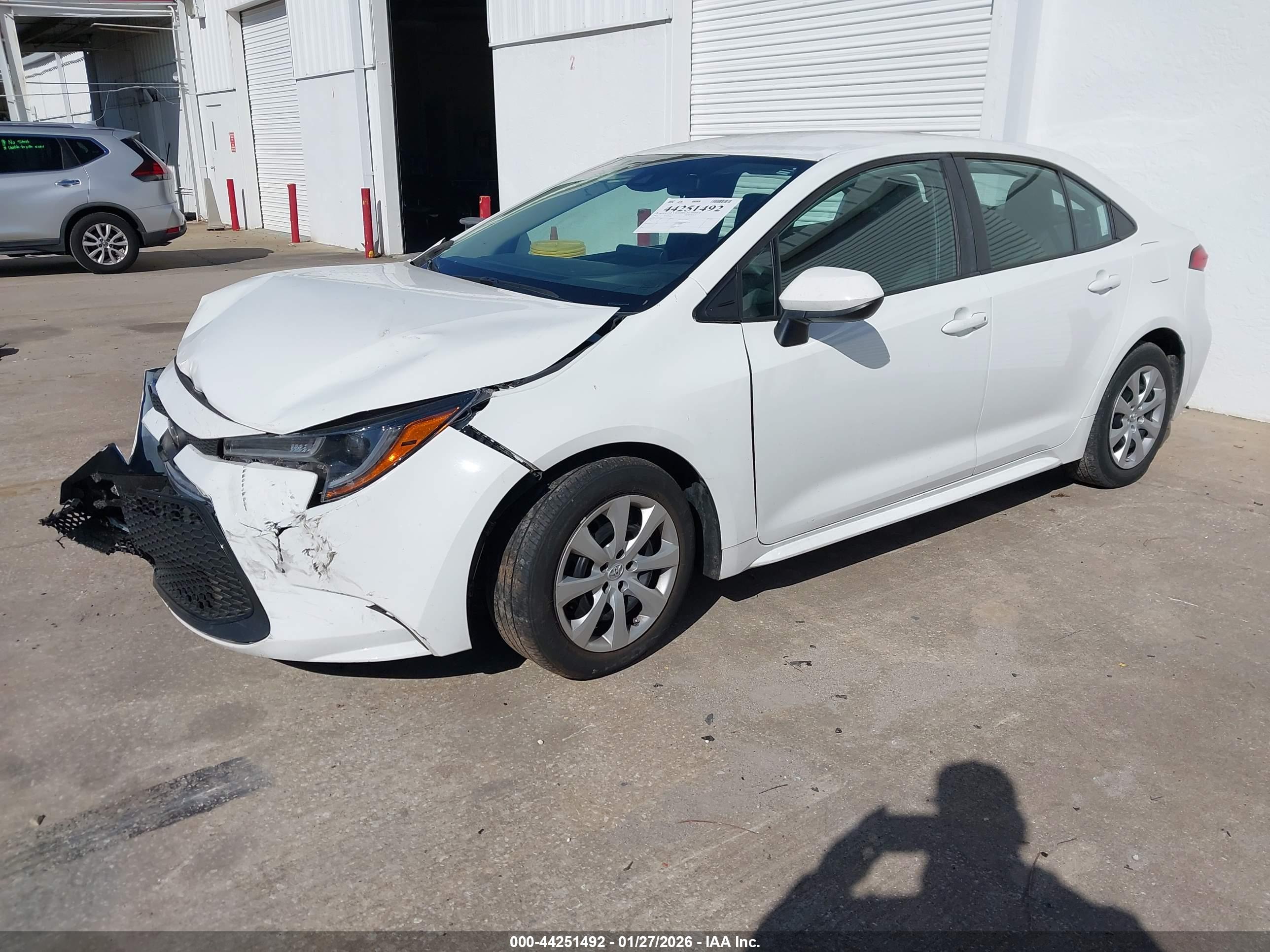 TOYOTA COROLLA image 2
