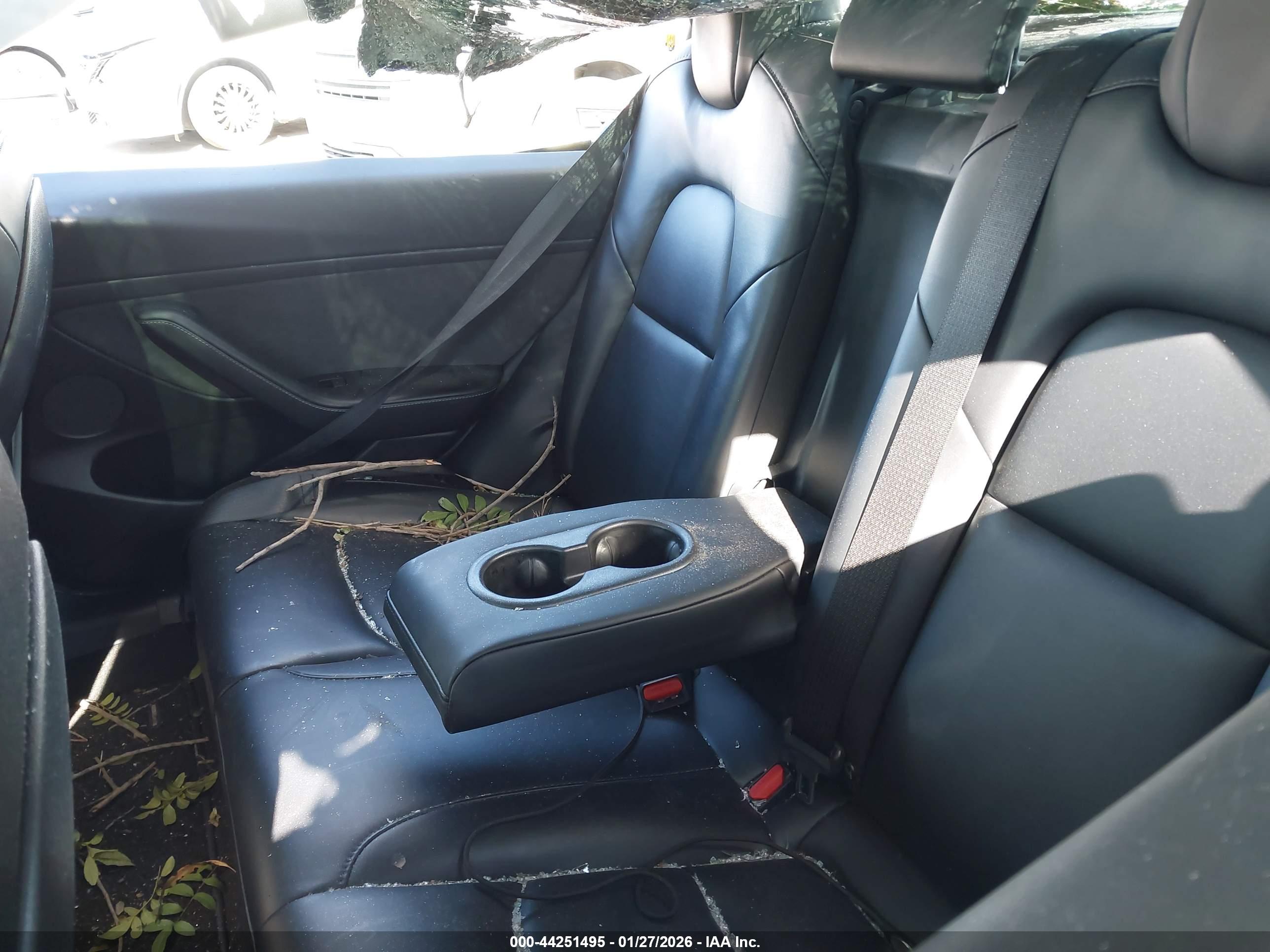 TESLA MODEL image 8