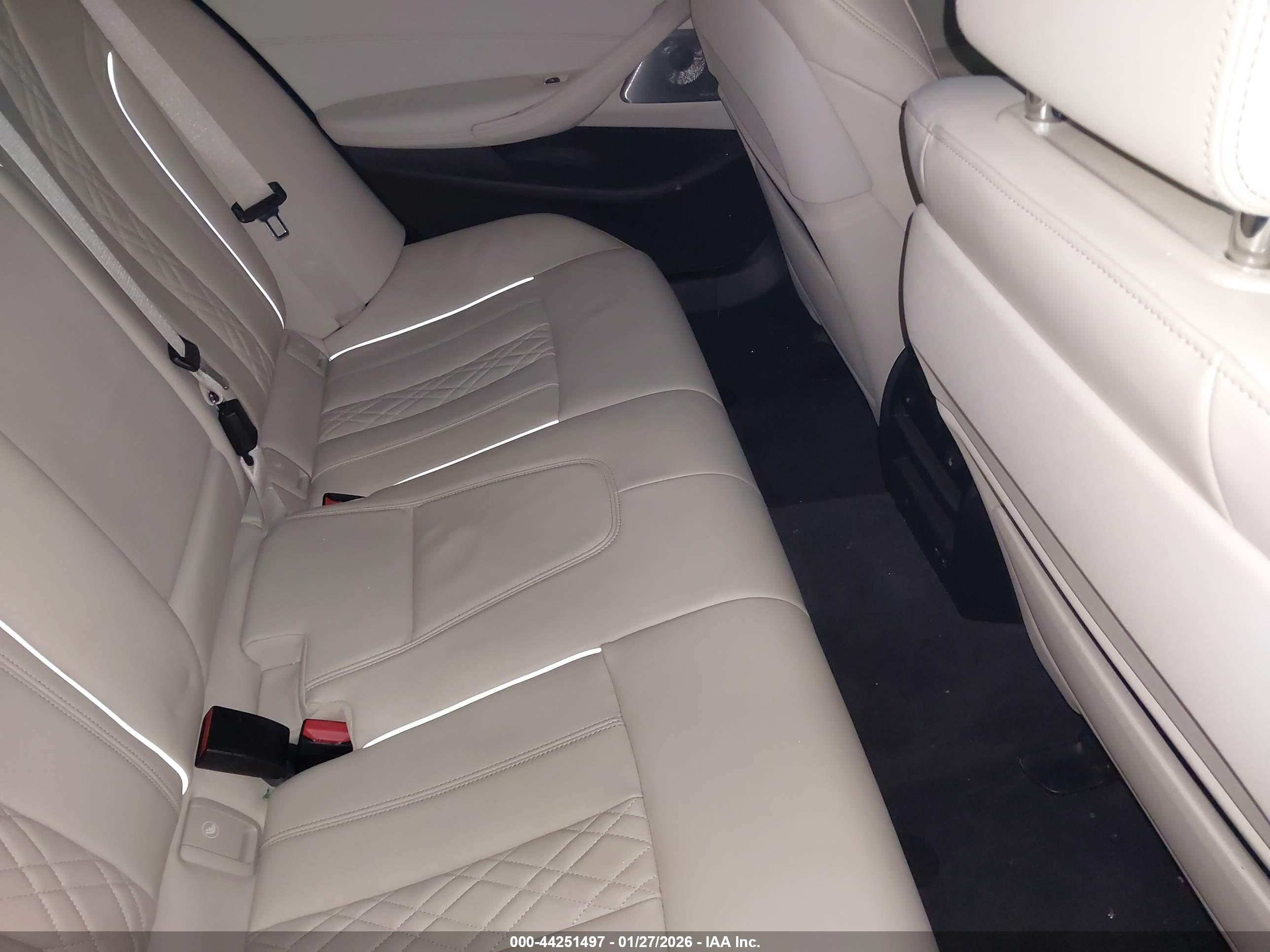 BMW M550 image 8
