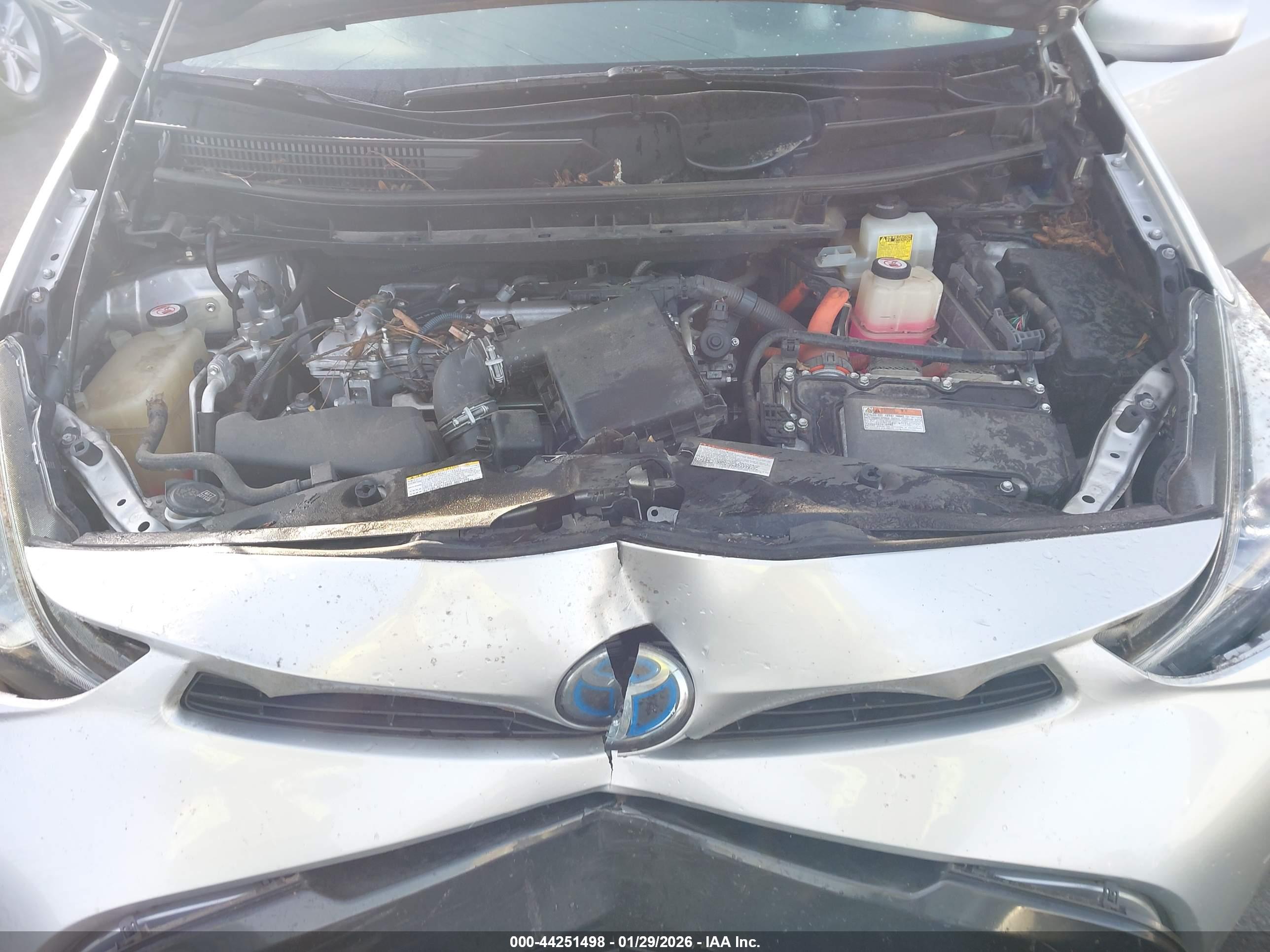 TOYOTA PRIUS image 10