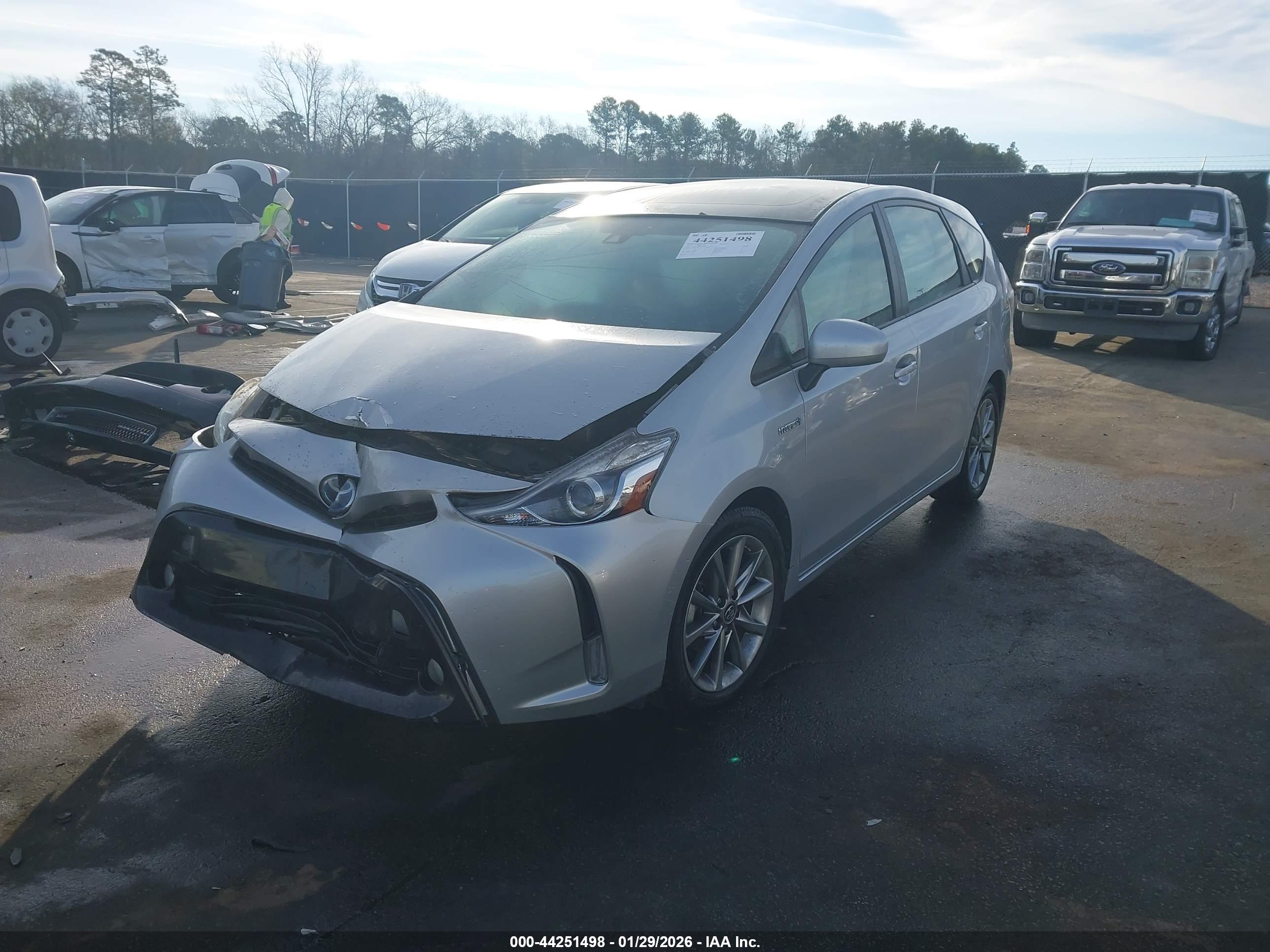 TOYOTA PRIUS image 2