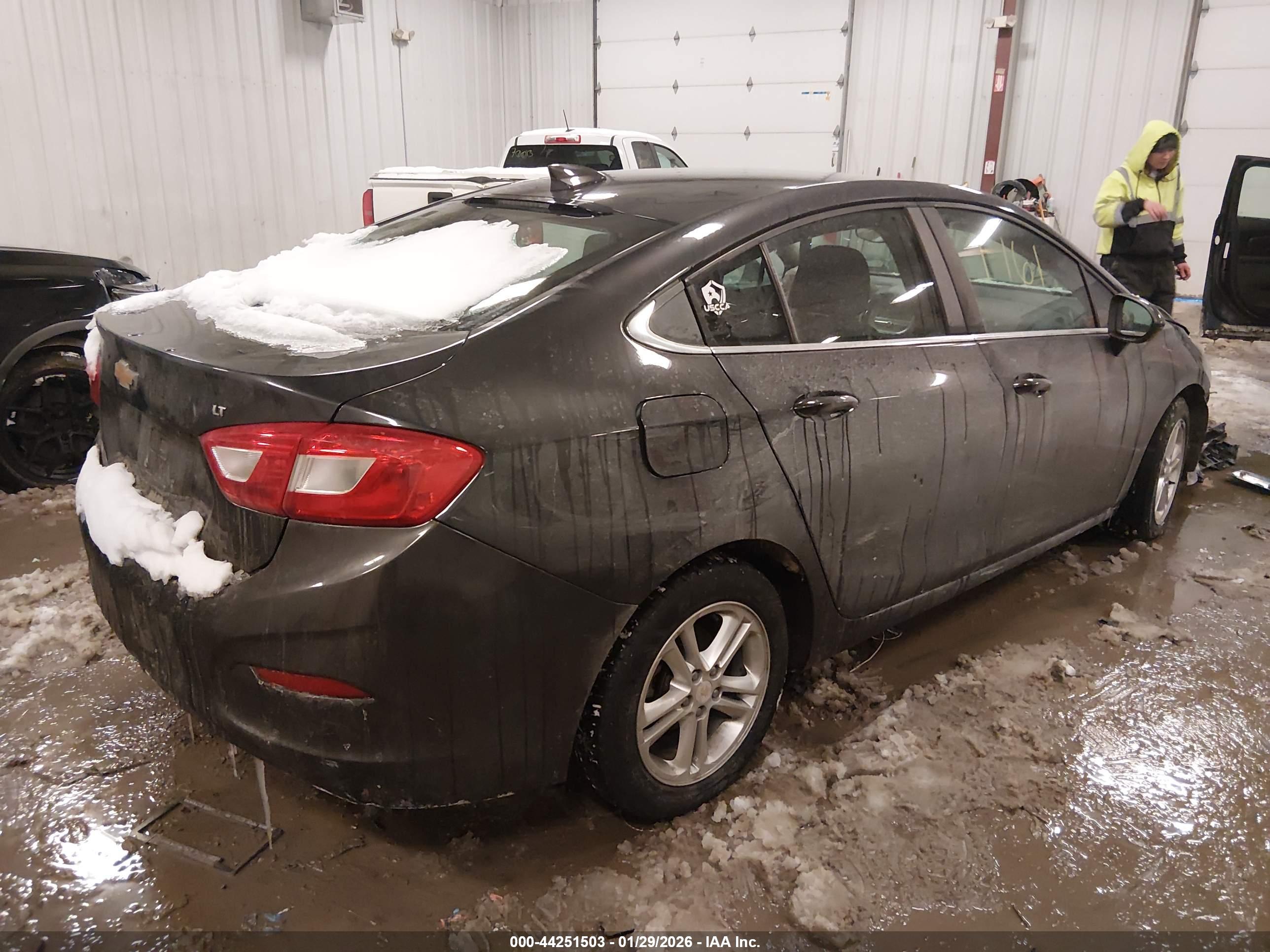 CHEVROLET CRUZE image 4