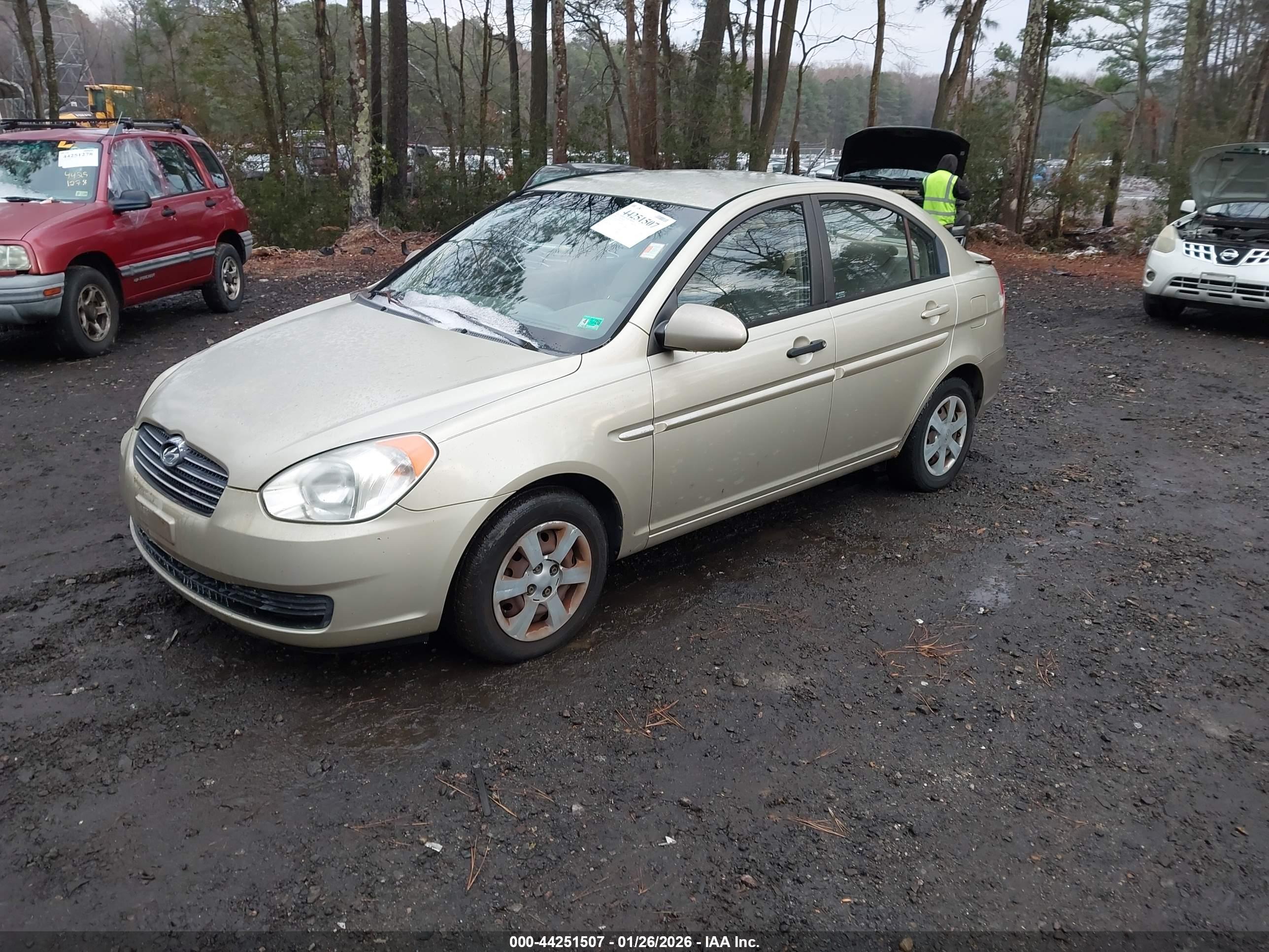 HYUNDAI ACCENT image 2