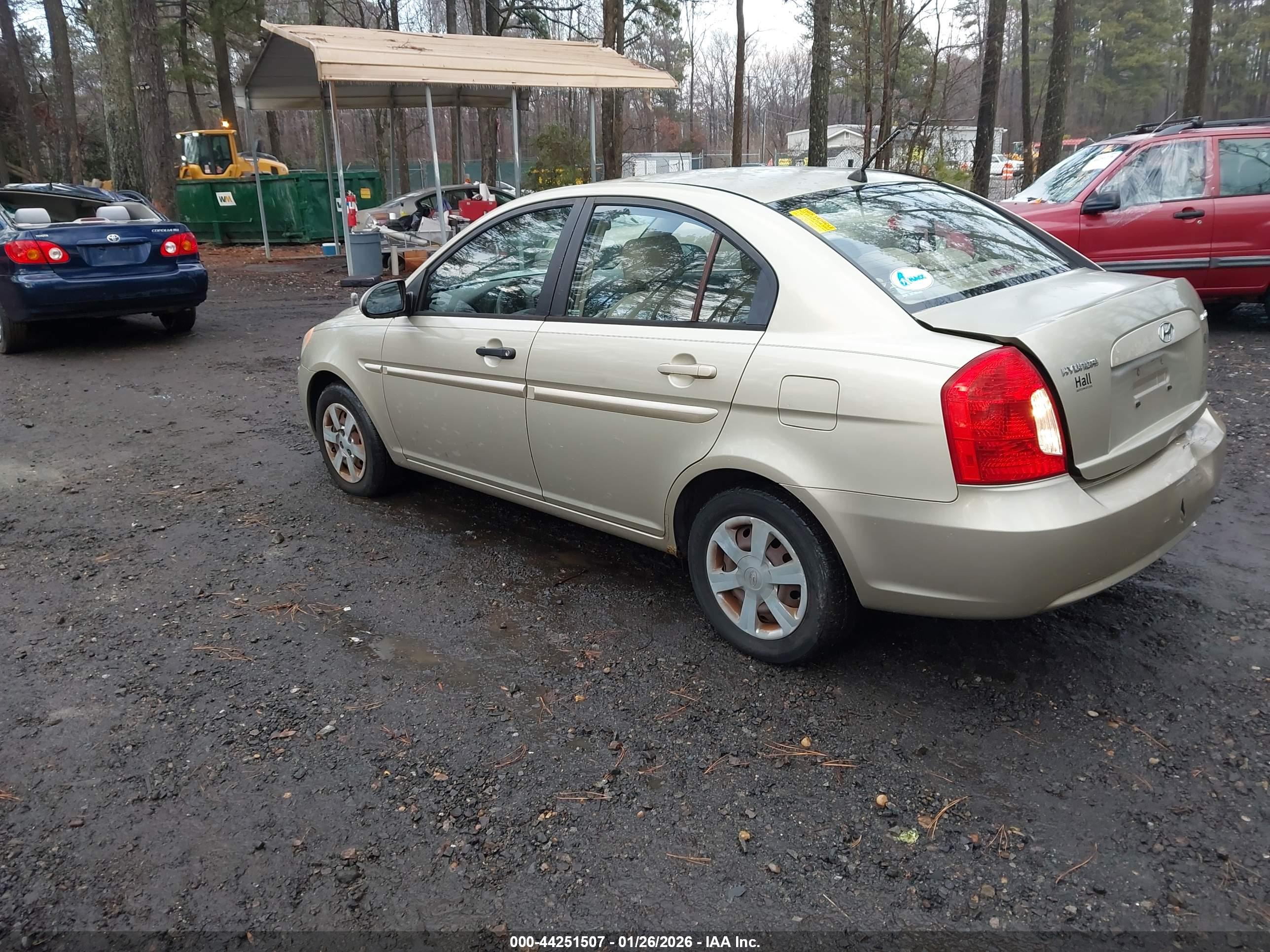 HYUNDAI ACCENT image 3