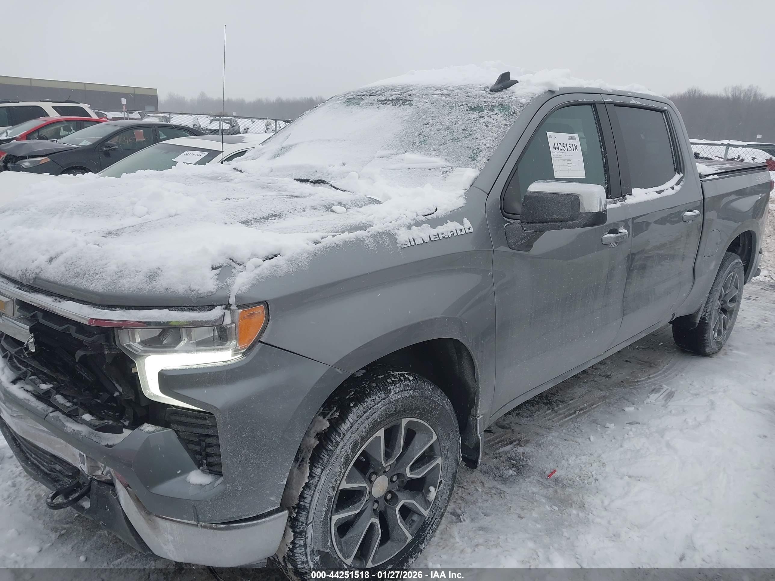 CHEVROLET SILVERADO image 2