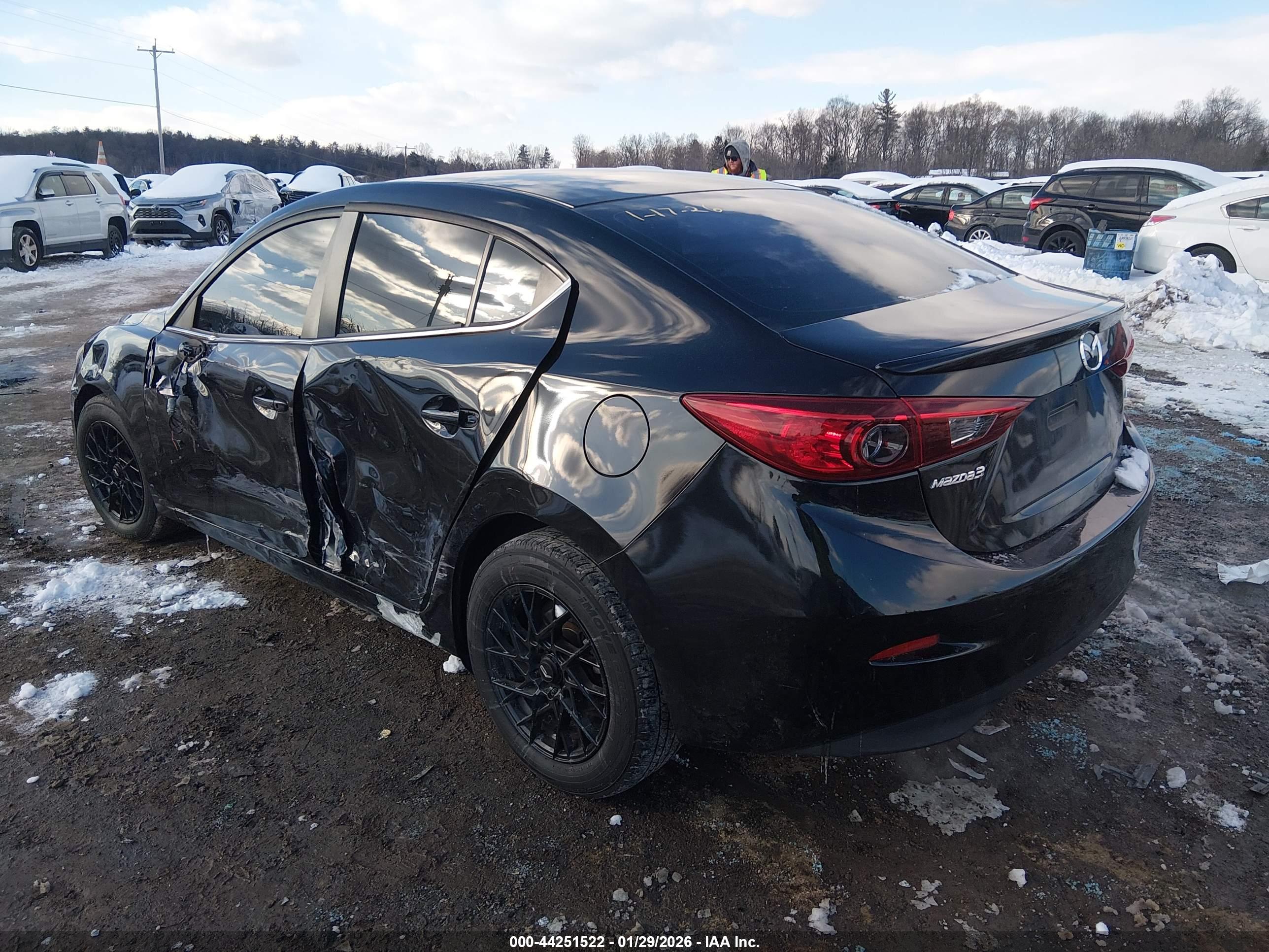 MAZDA MAZDA3 image 3
