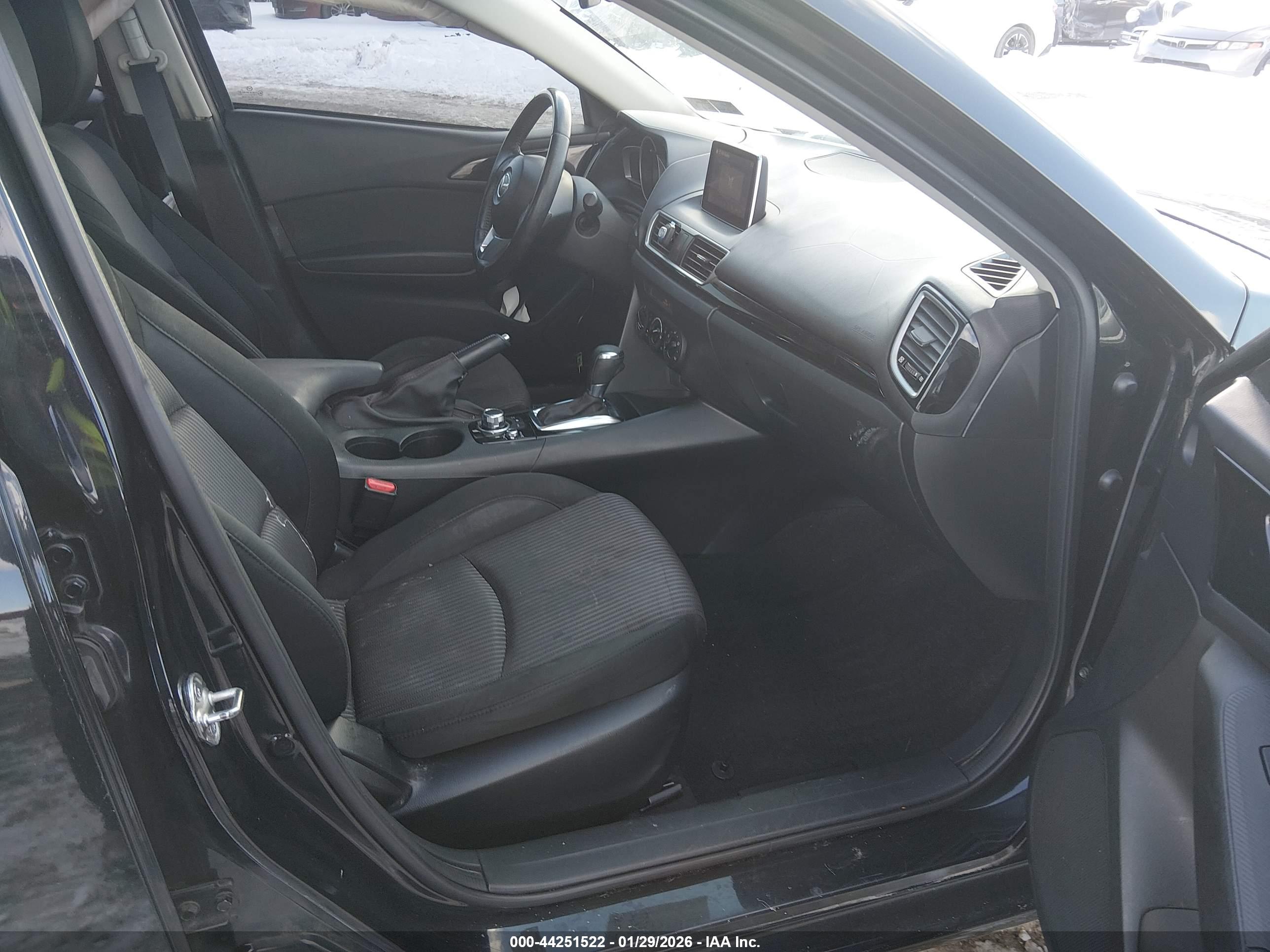 MAZDA MAZDA3 image 5