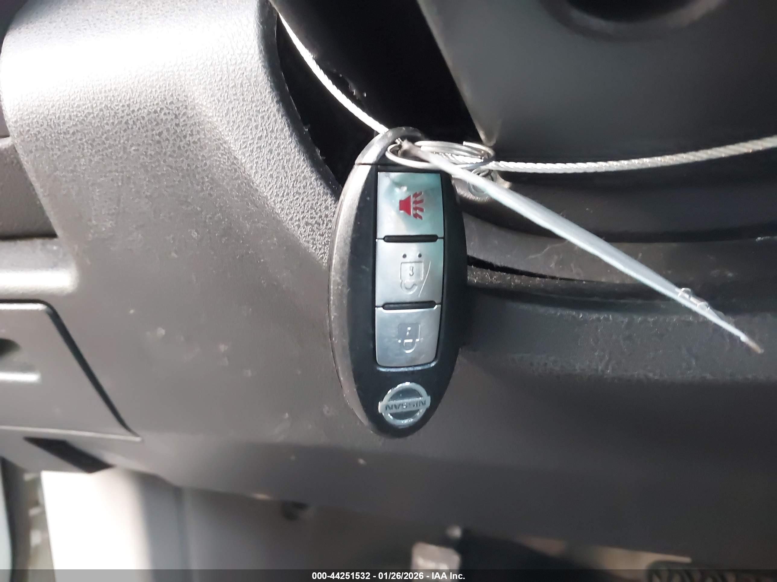 NISSAN ROGUE image 11