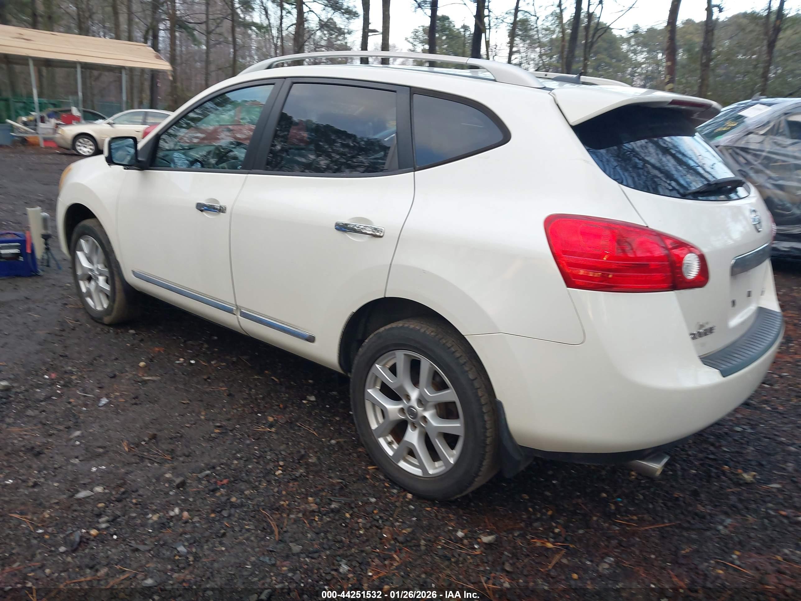 NISSAN ROGUE image 3