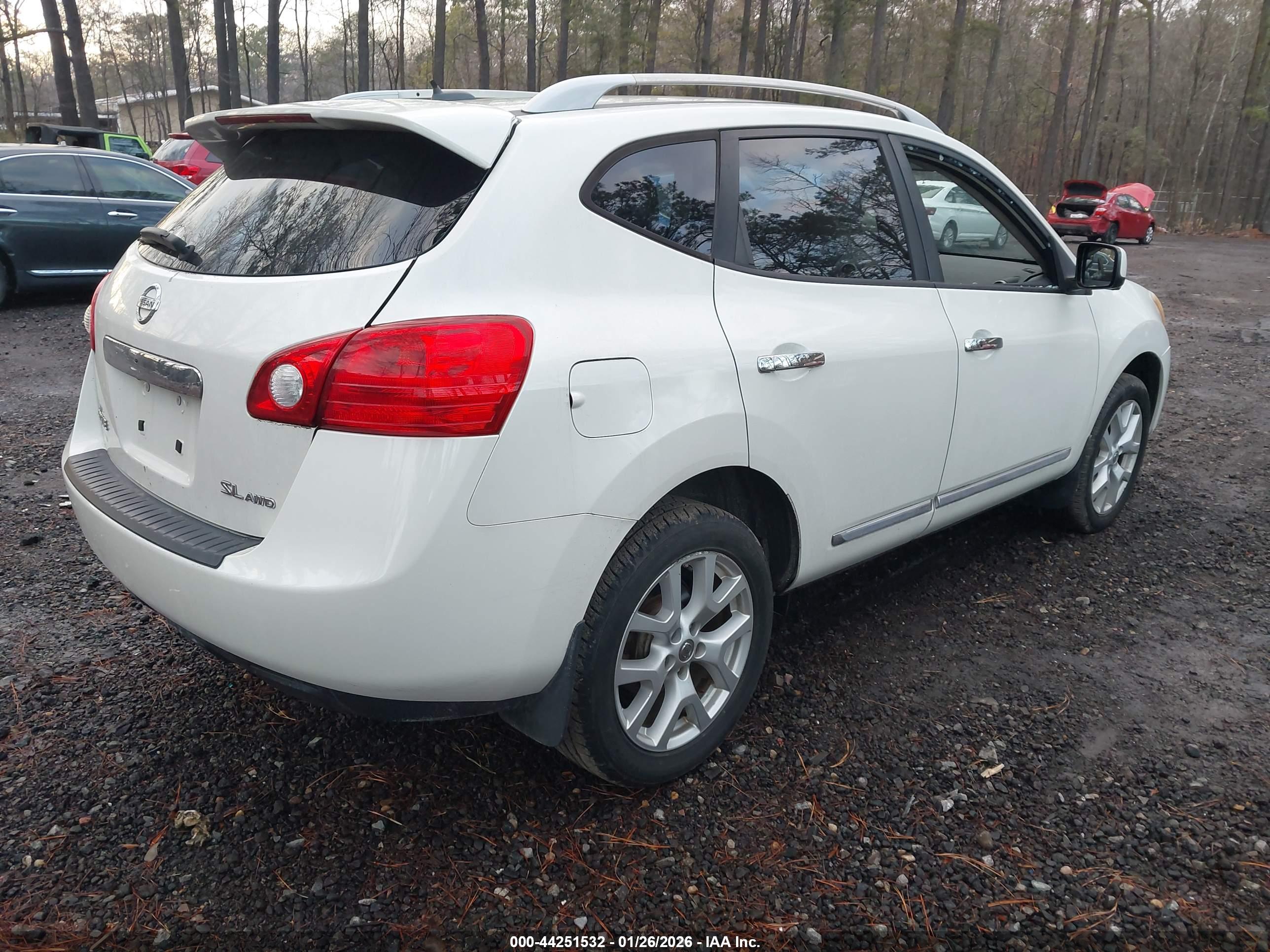 NISSAN ROGUE image 4