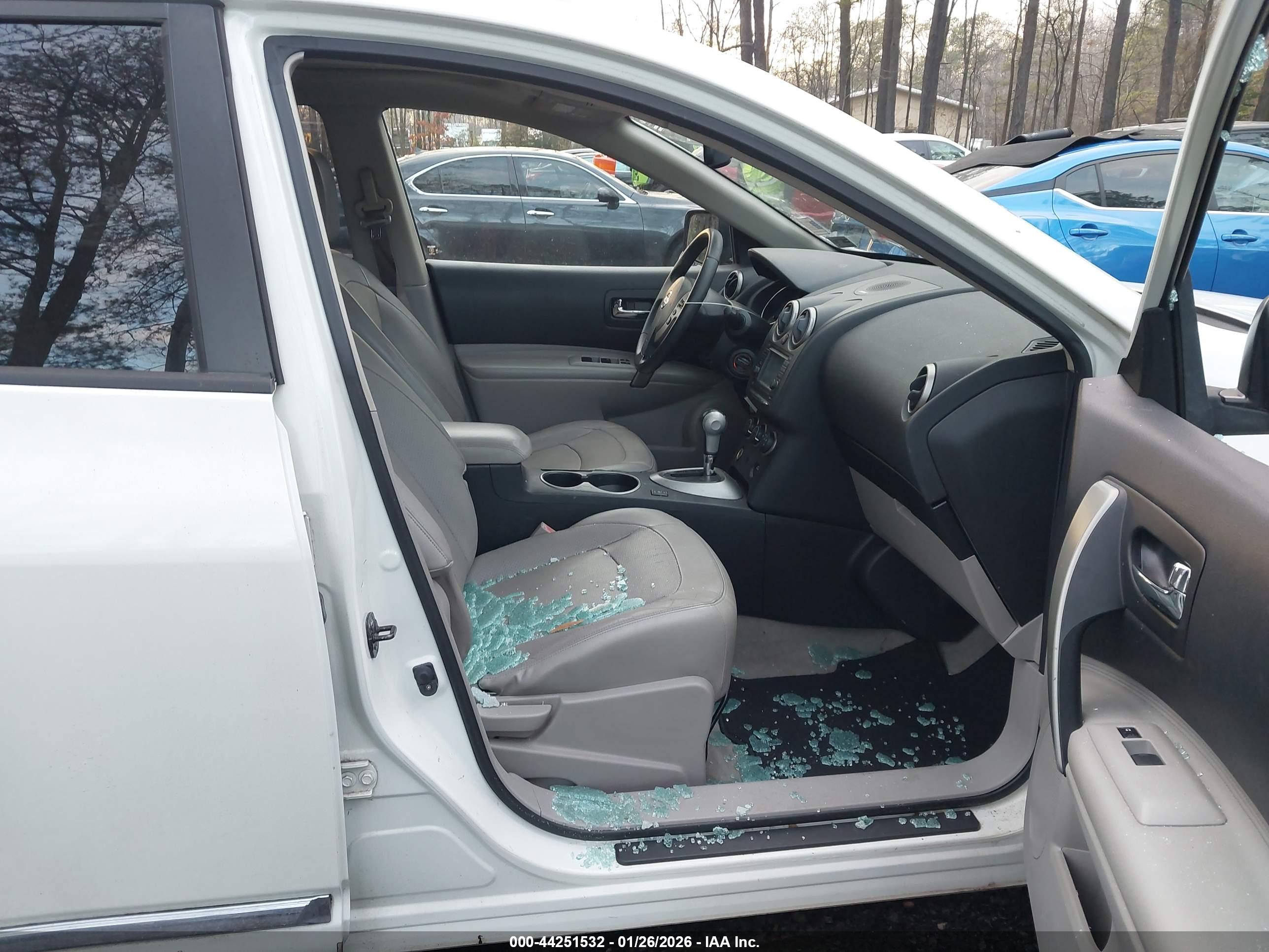 NISSAN ROGUE image 5