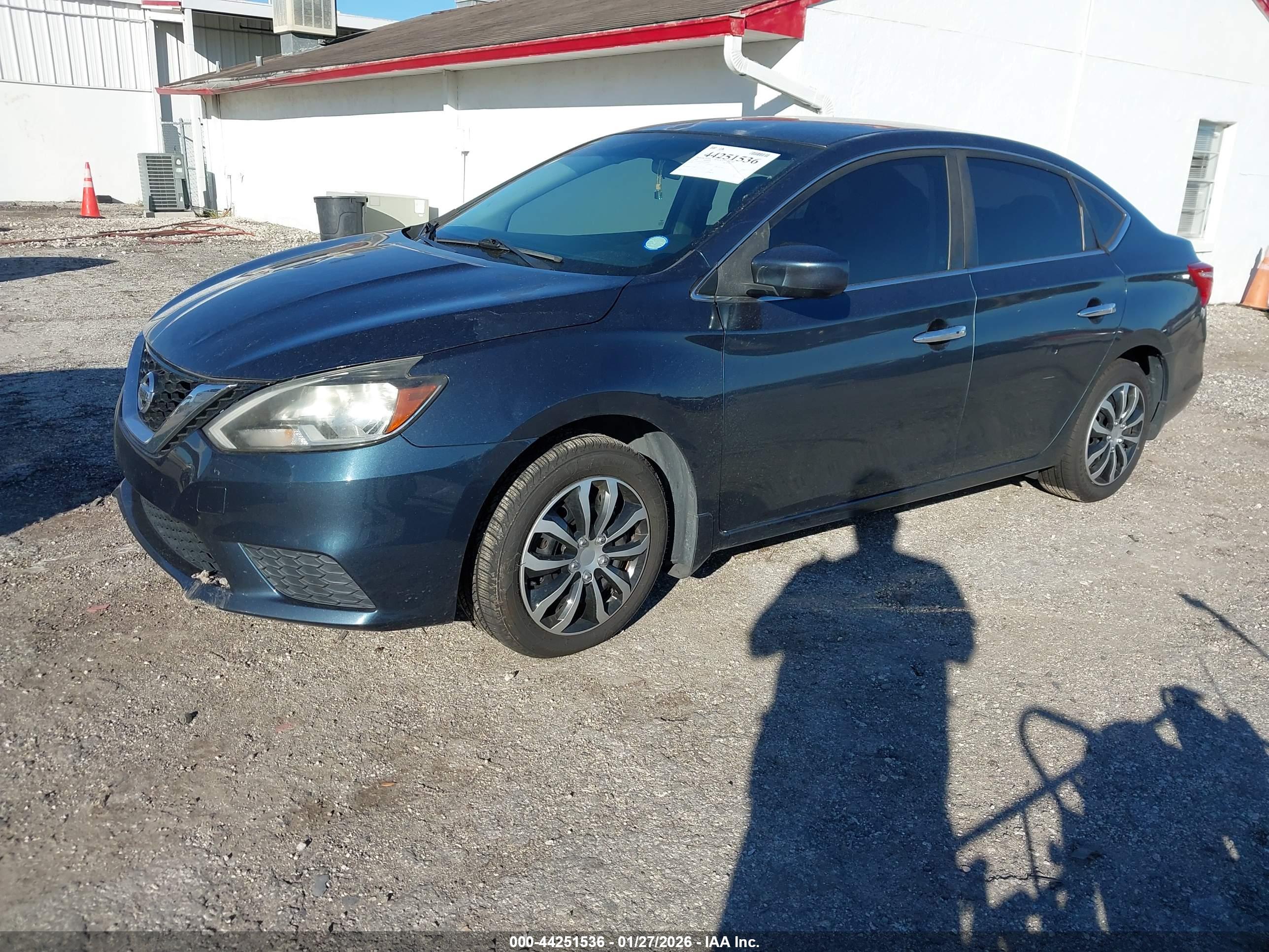 NISSAN SENTRA image 2