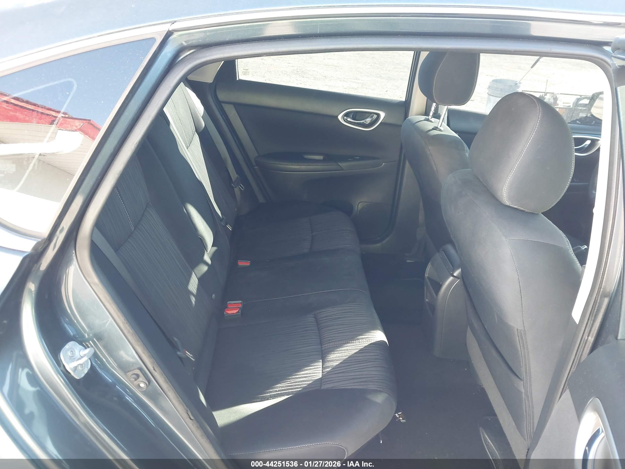 NISSAN SENTRA image 8