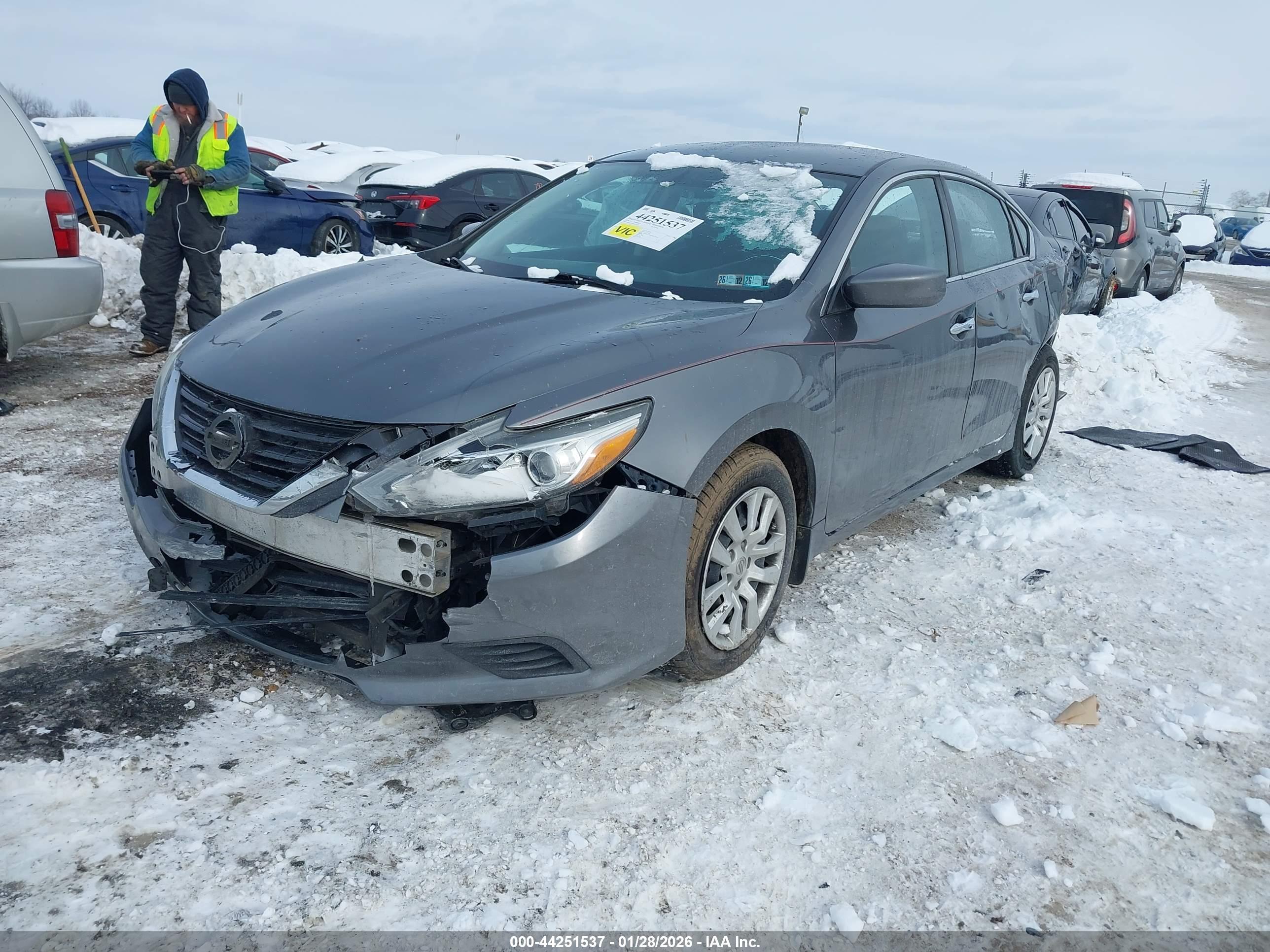 NISSAN ALTIMA image 2