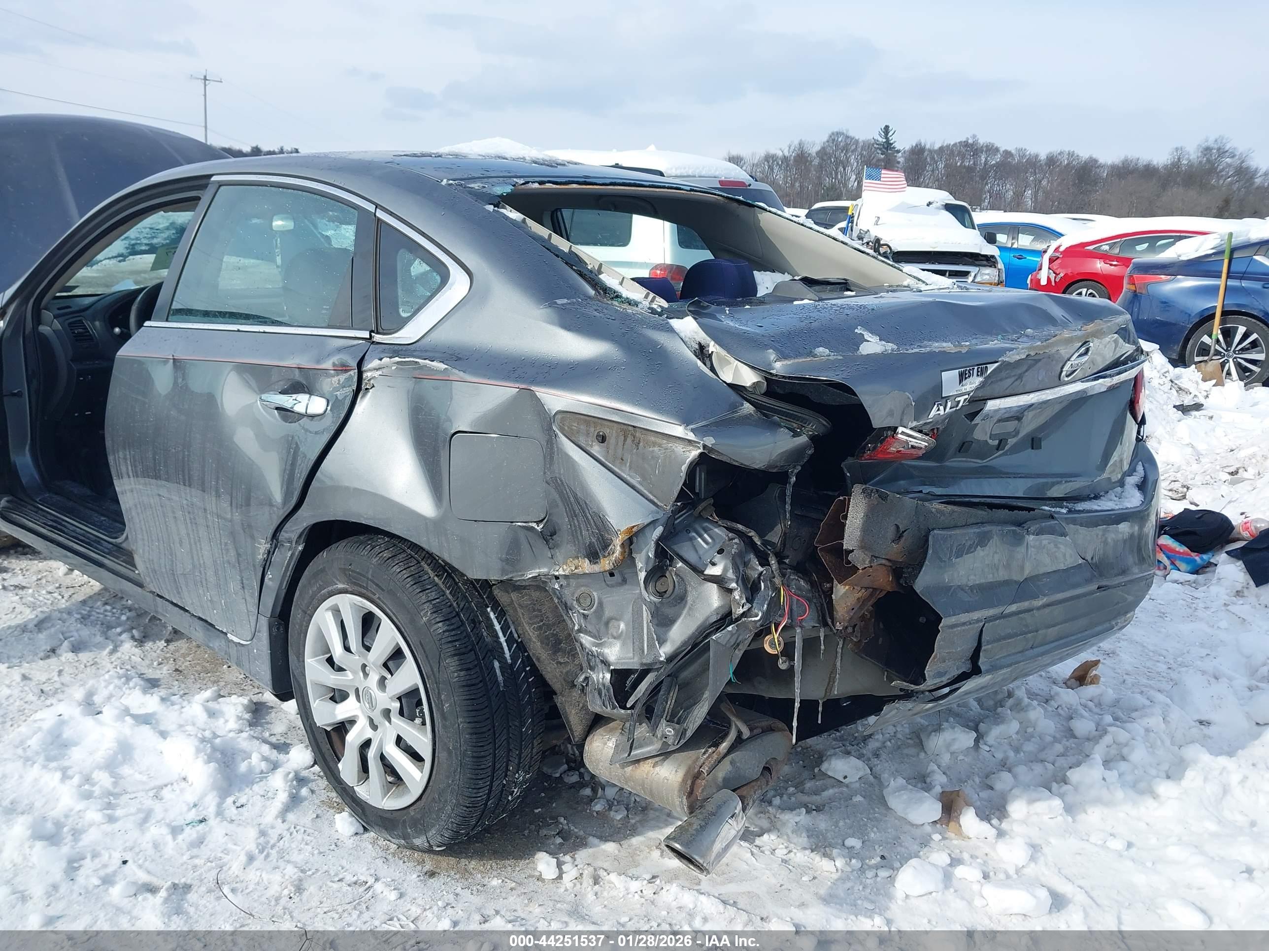 NISSAN ALTIMA image 6