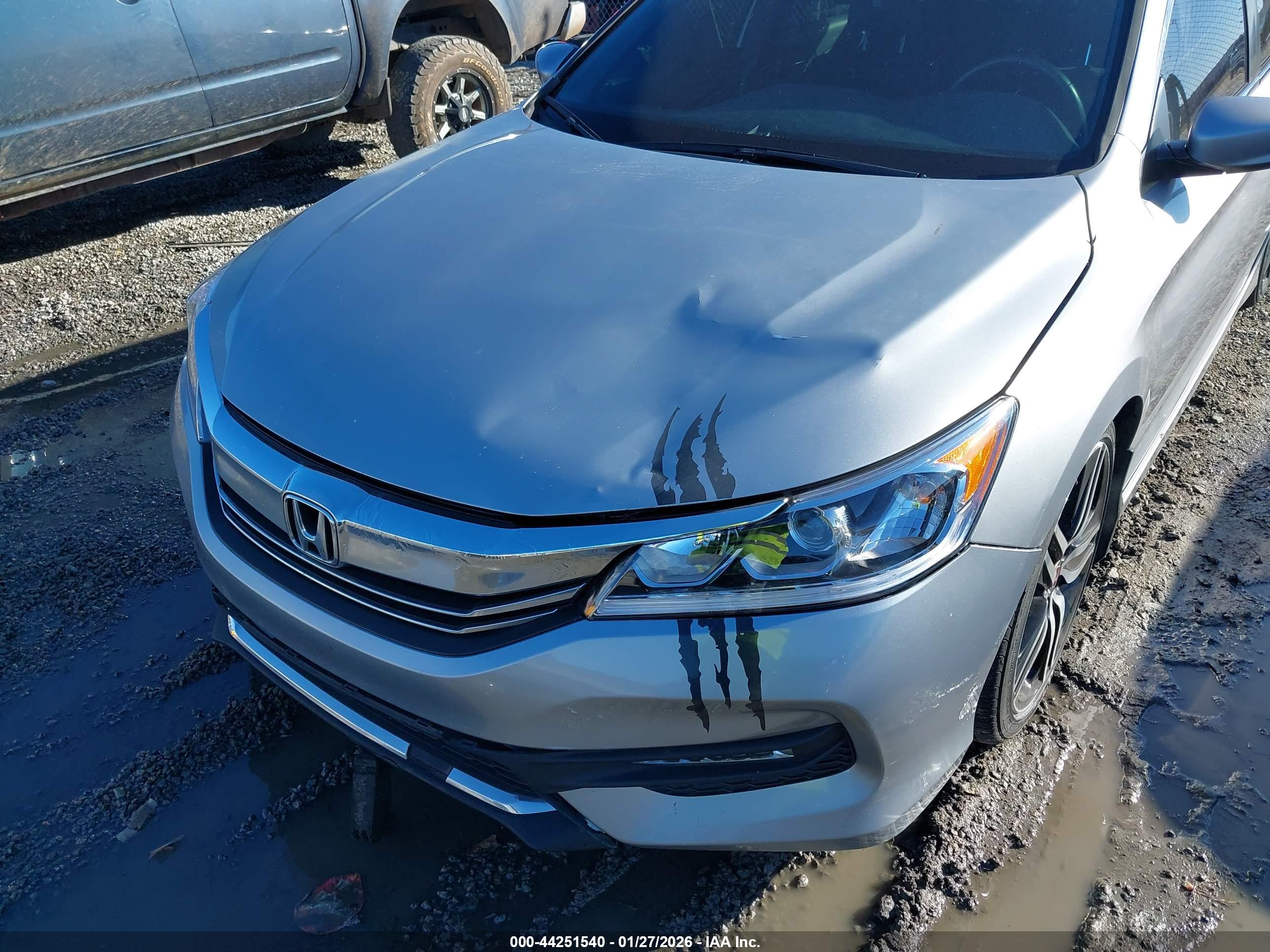 HONDA ACCORD image 6
