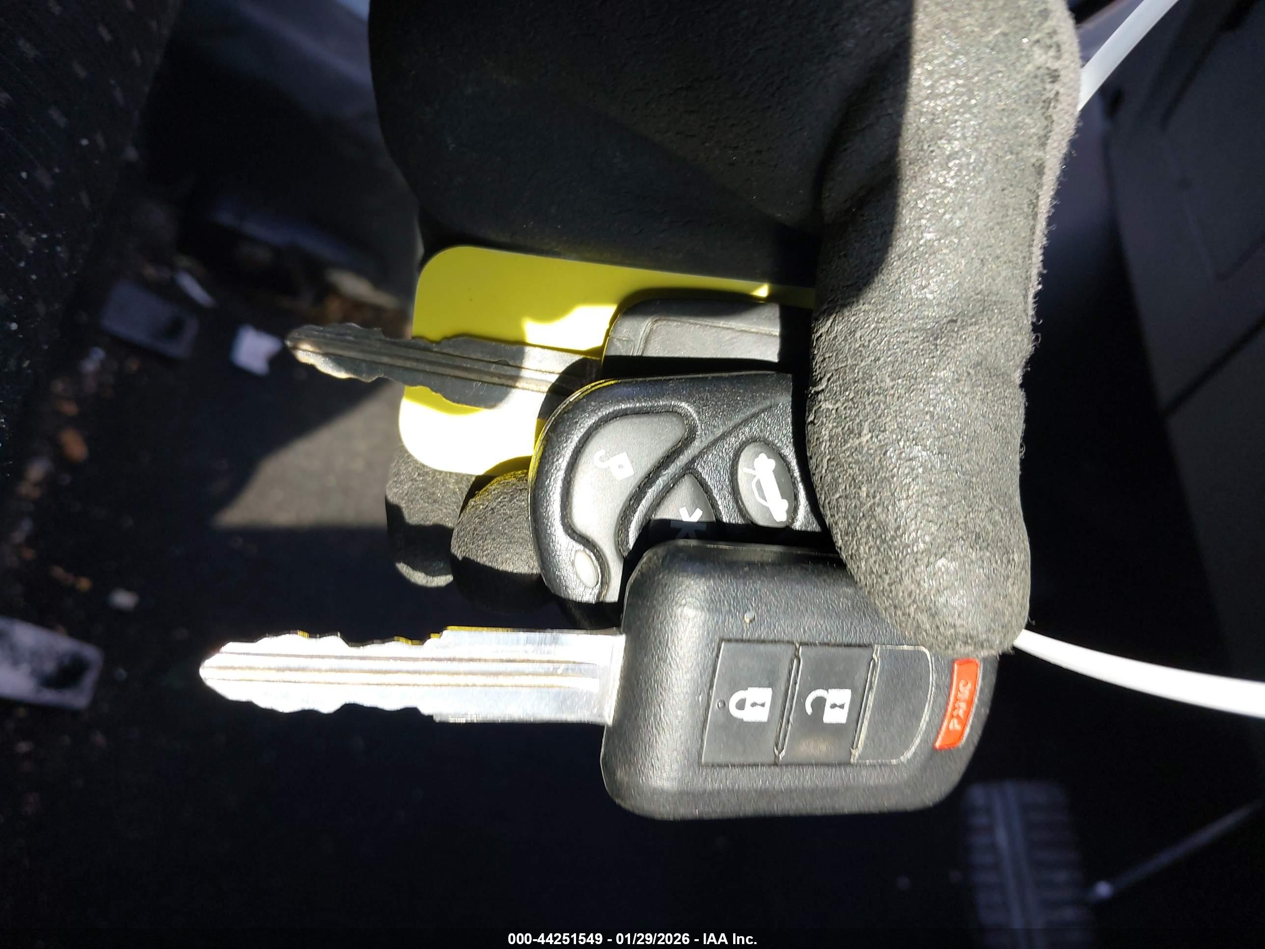 MITSUBISHI OUTLANDER image 11