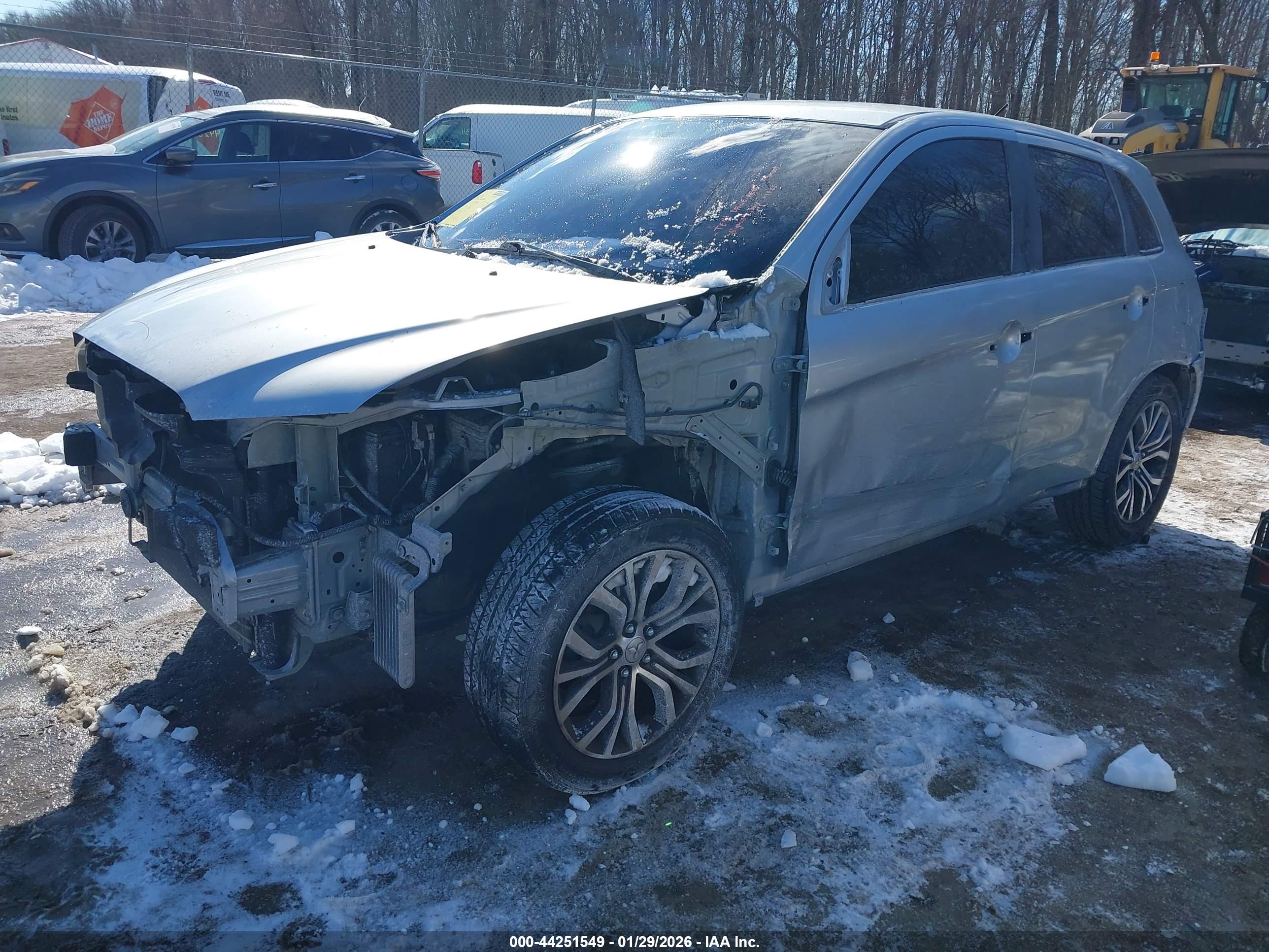 MITSUBISHI OUTLANDER image 2