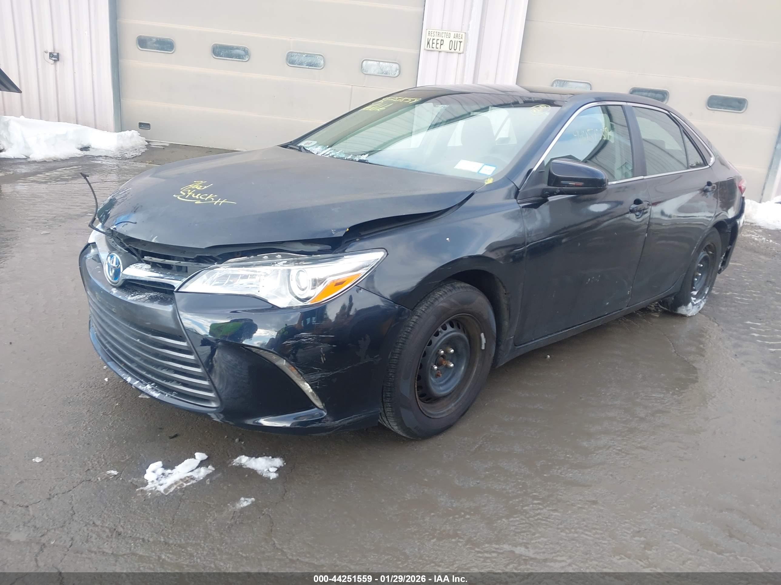 TOYOTA CAMRY image 2