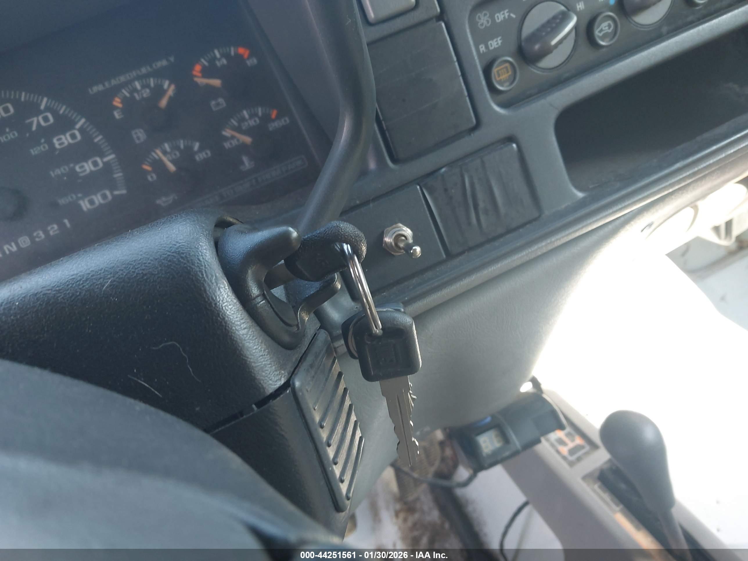 CHEVROLET K3500 image 11