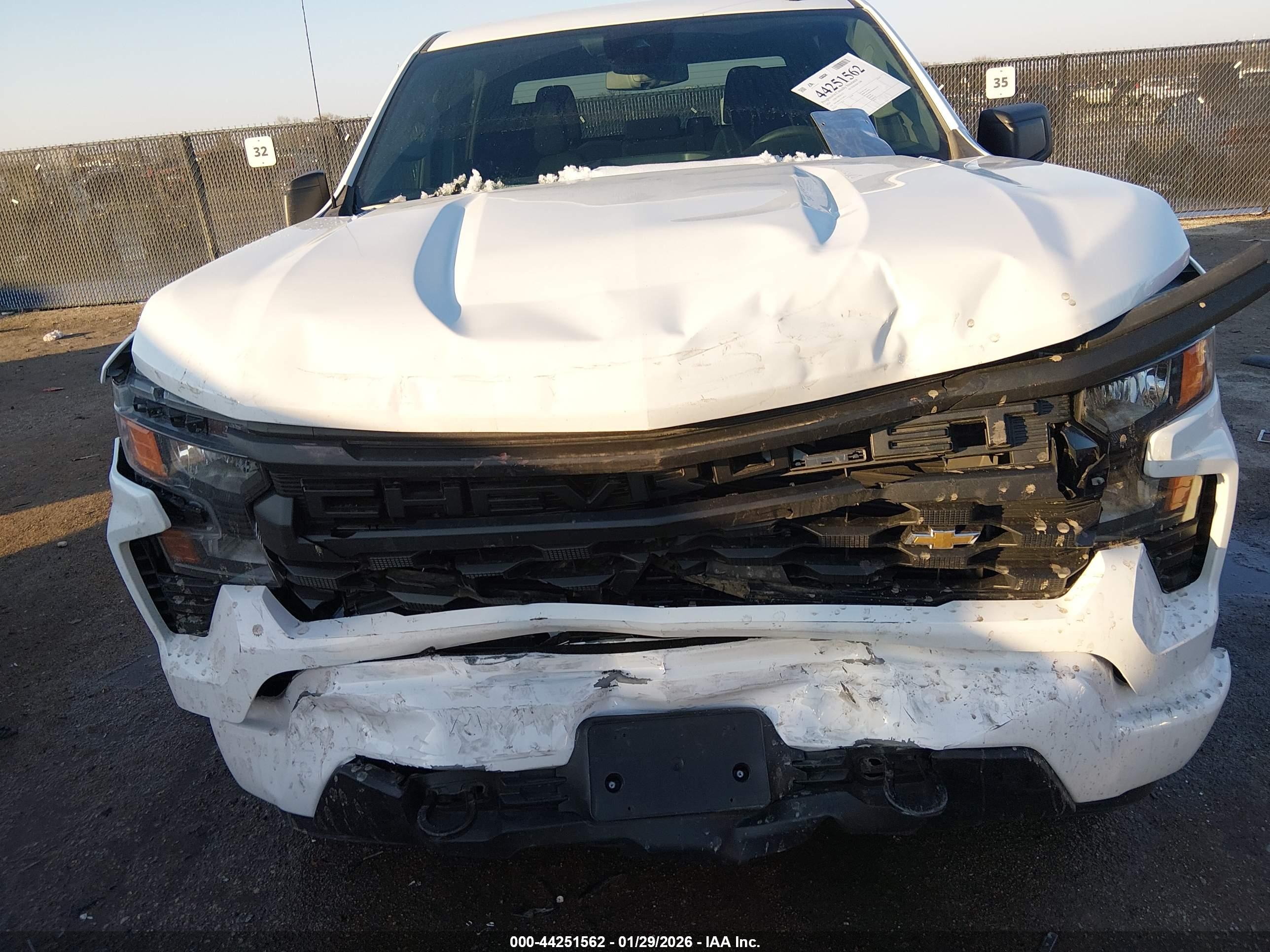 CHEVROLET SILVERADO image 6