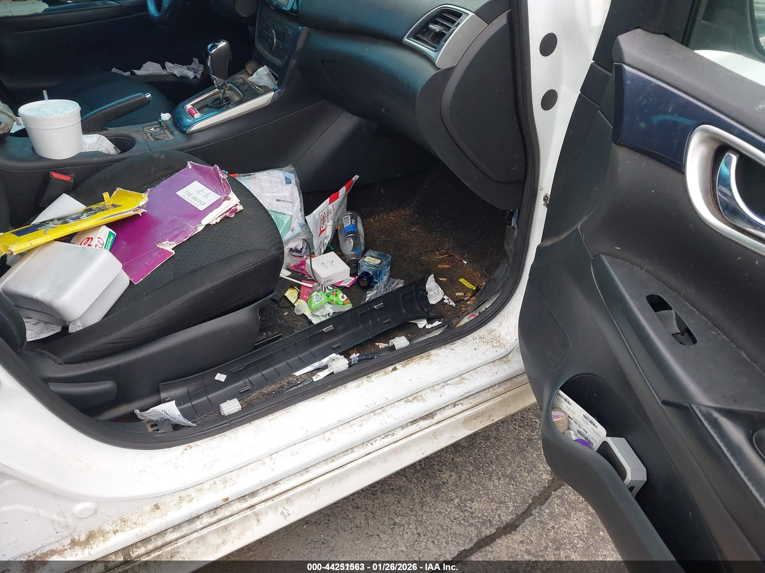 NISSAN SENTRA image 5
