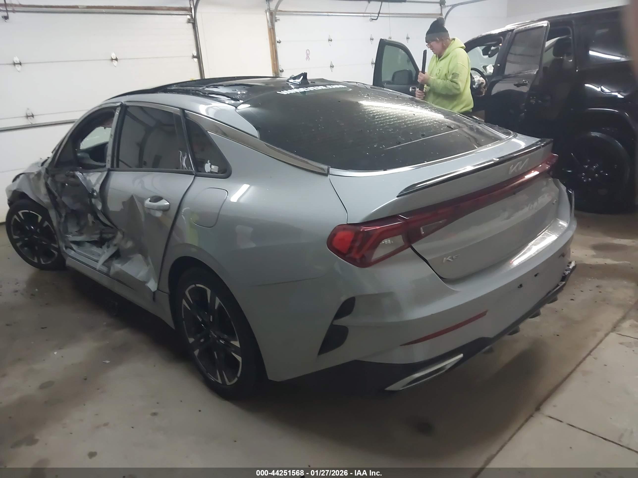 KIA K5 image 3