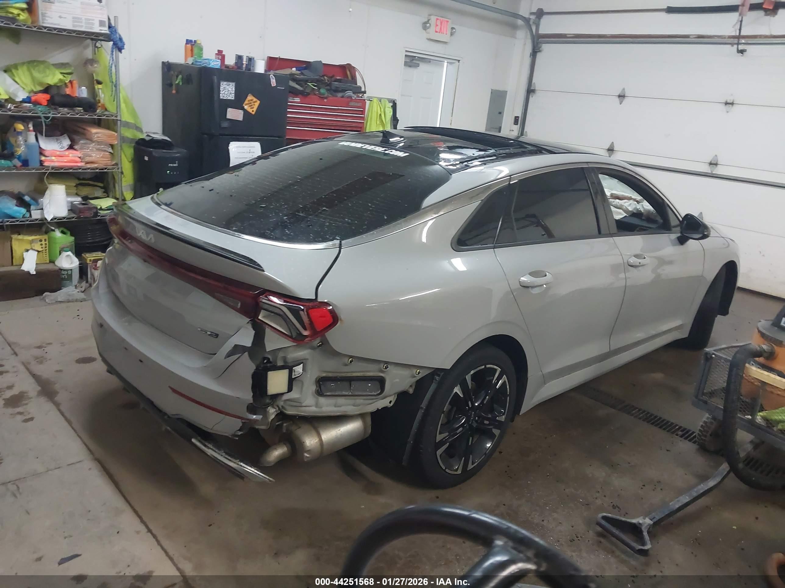 KIA K5 image 4