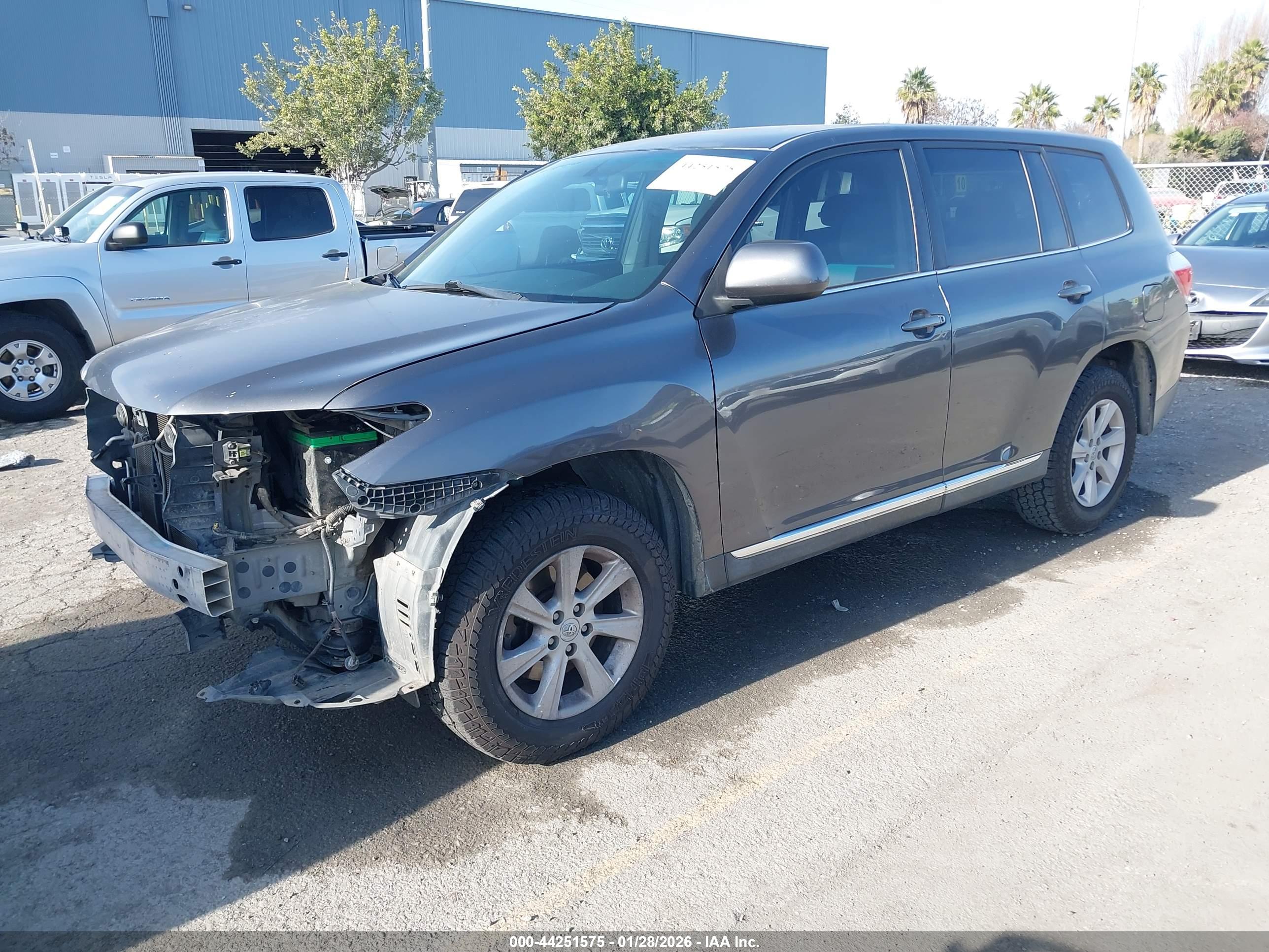 TOYOTA HIGHLANDER image 2