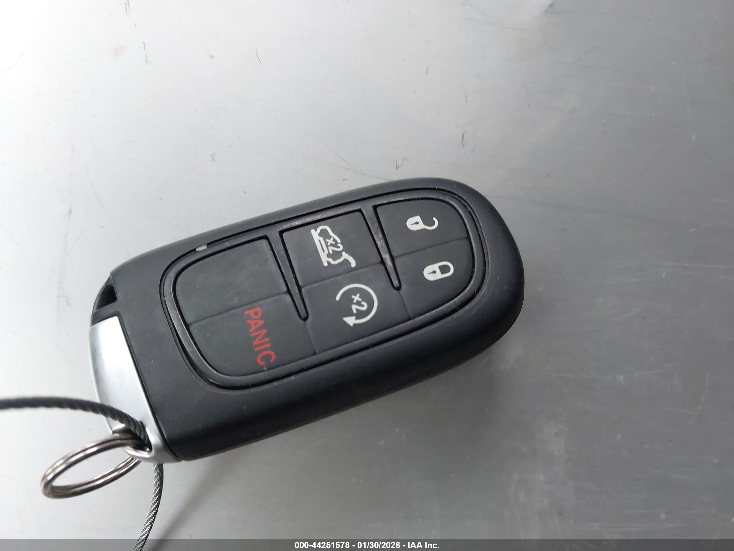 JEEP CHEROKEE image 11