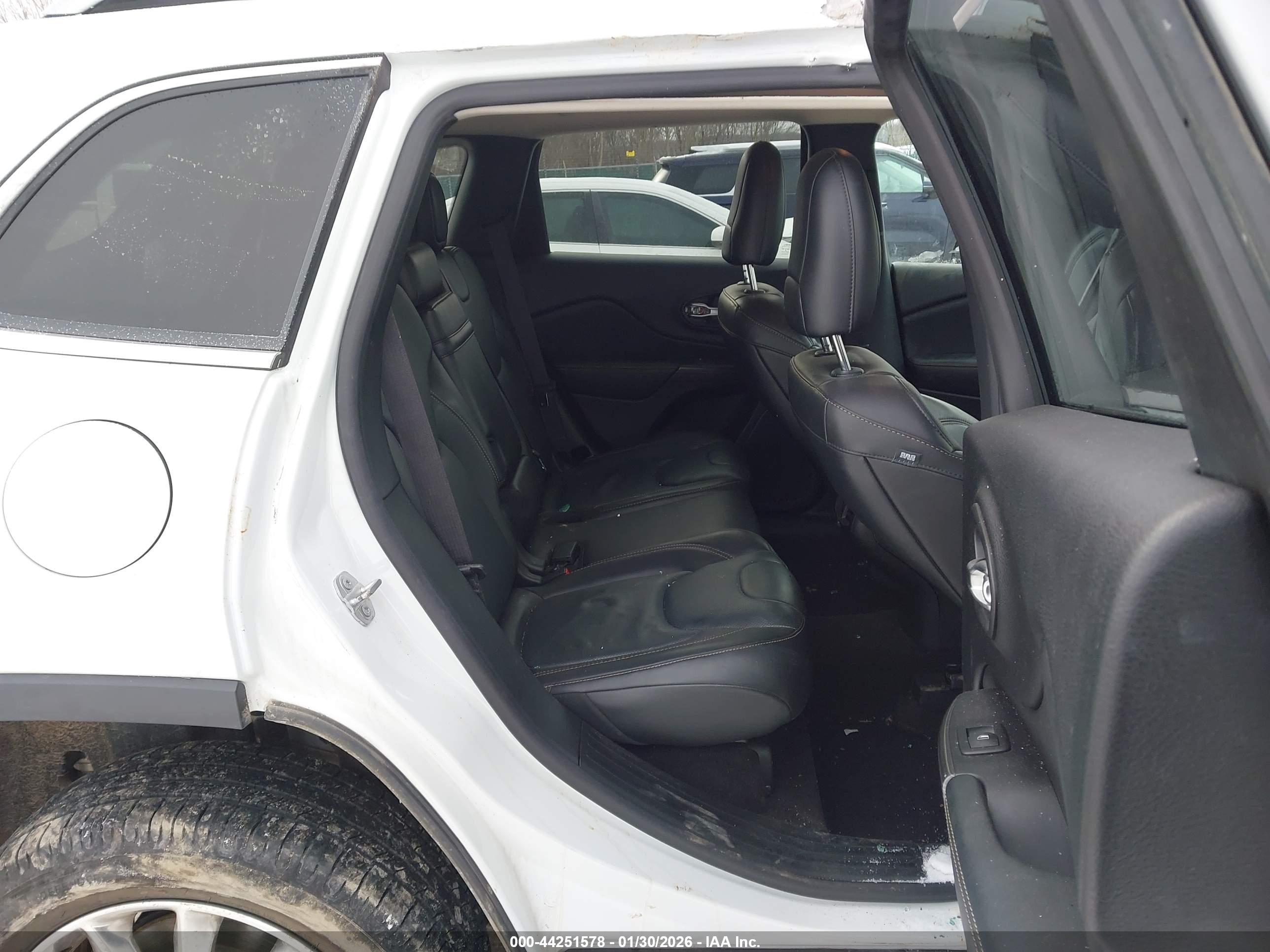 JEEP CHEROKEE image 8