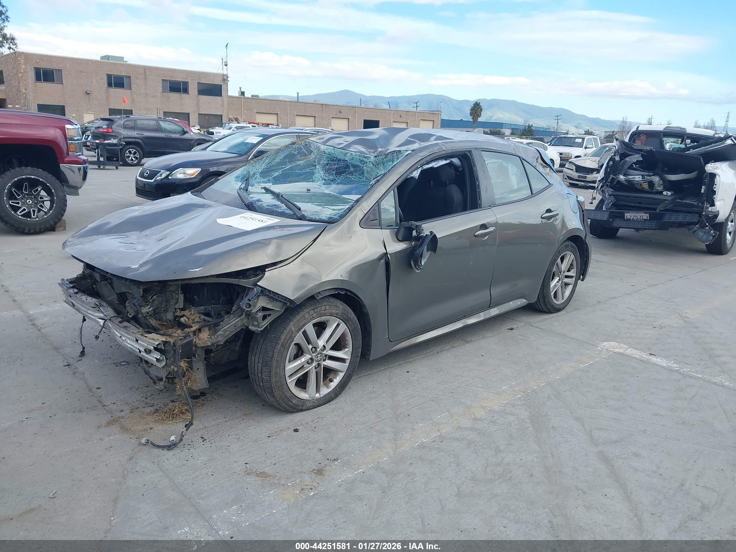 TOYOTA COROLLA image 2