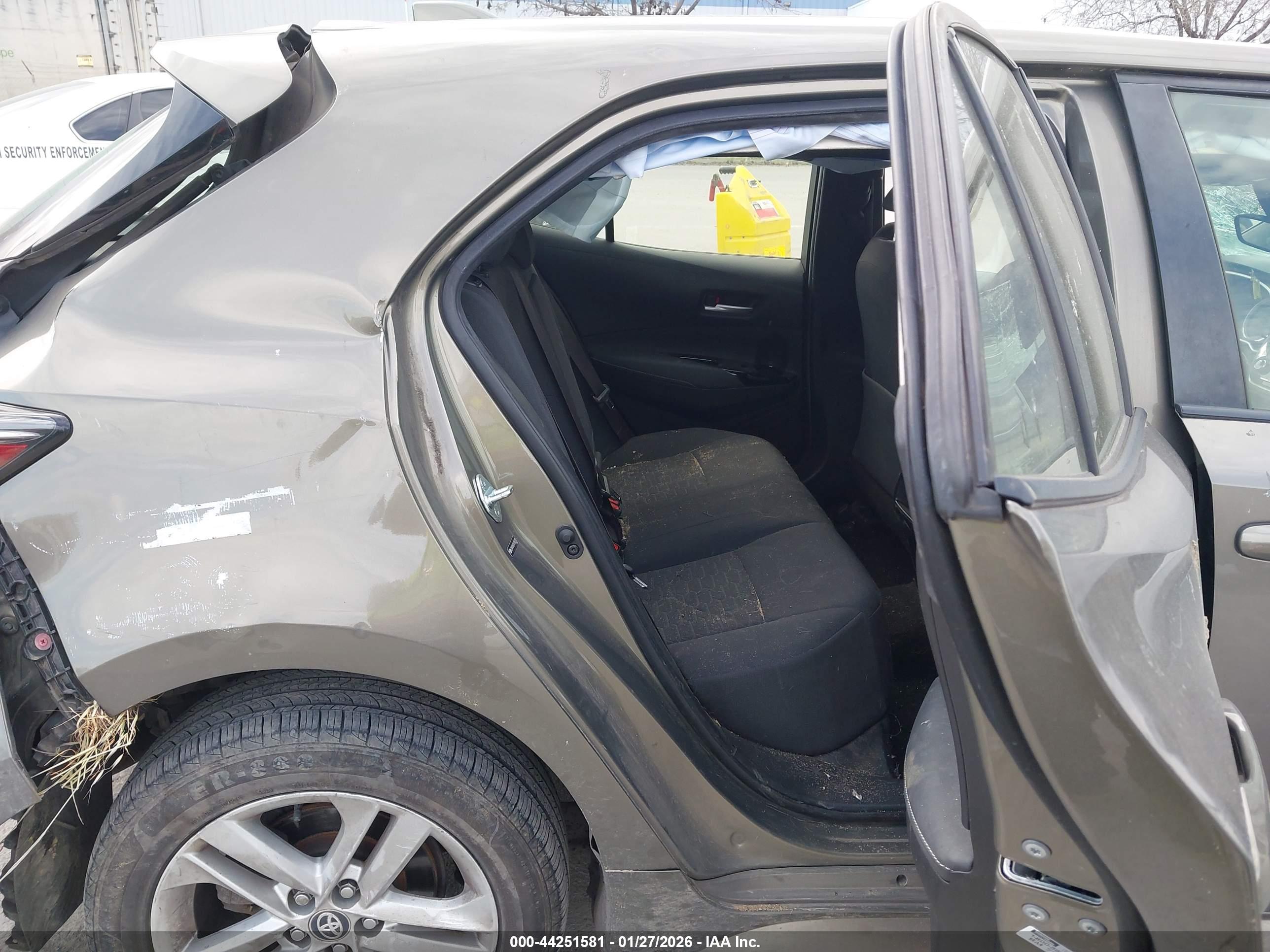 TOYOTA COROLLA image 8
