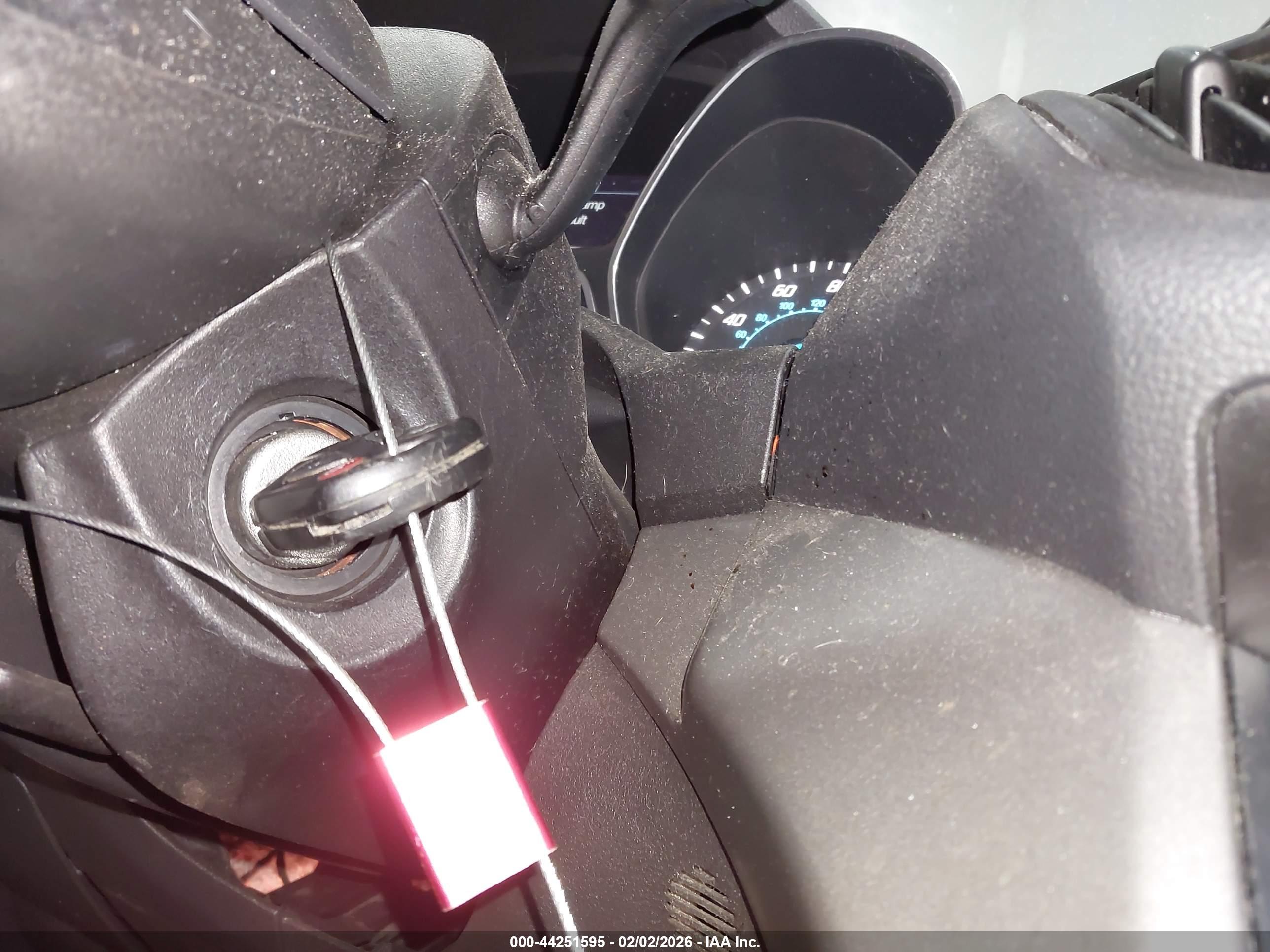 FORD ESCAPE image 11