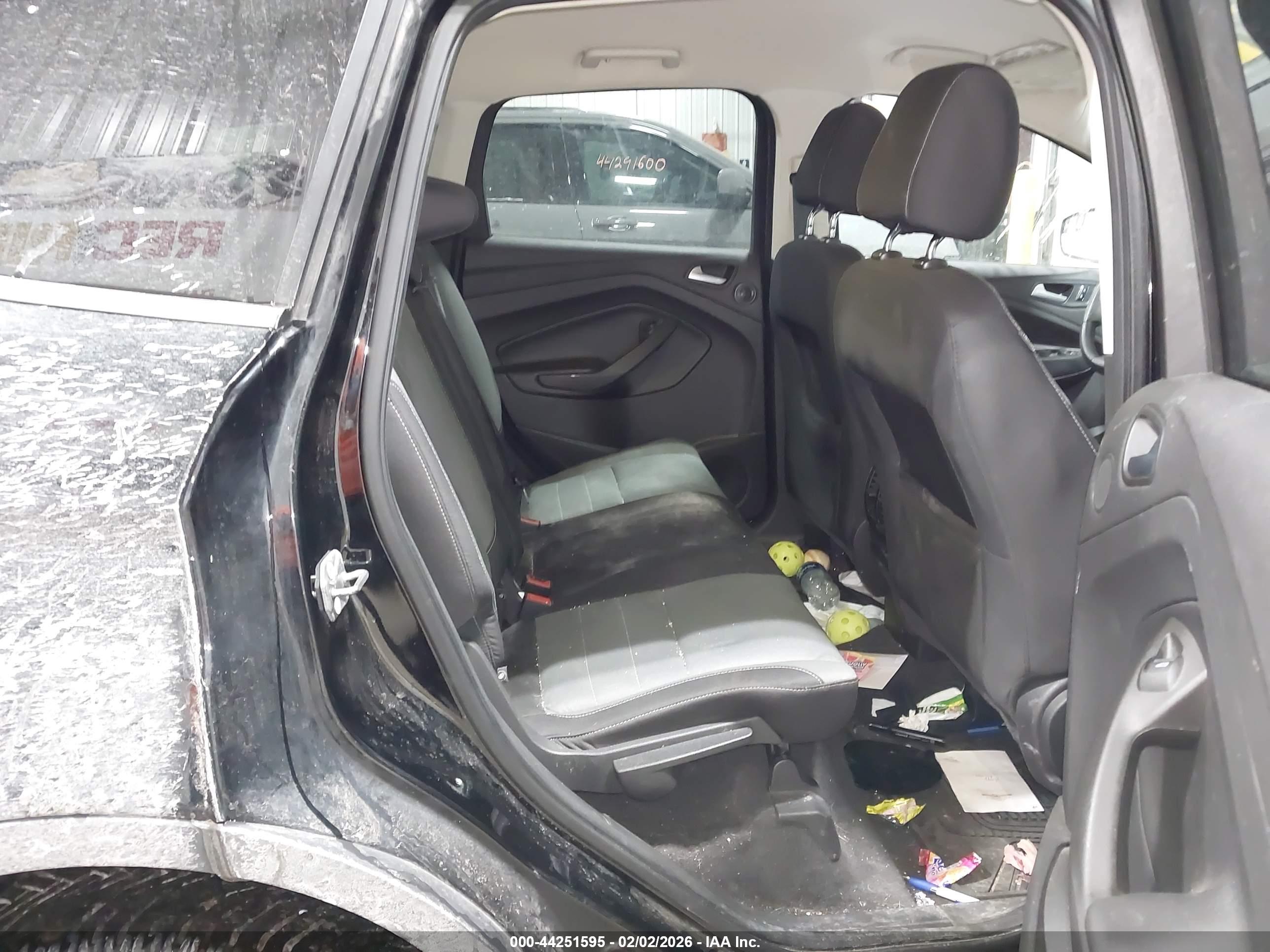 FORD ESCAPE image 8