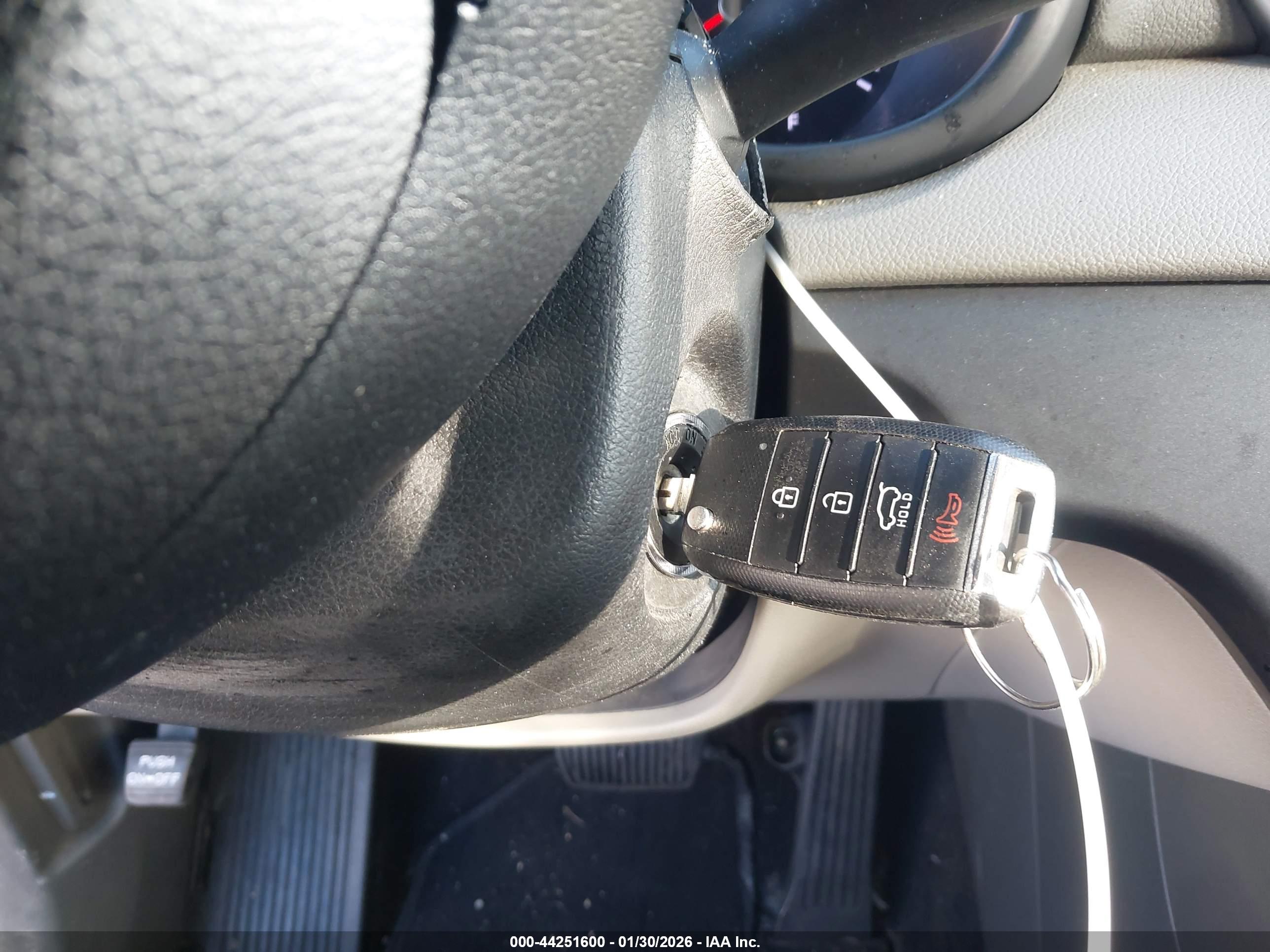 KIA SPORTAGE image 11
