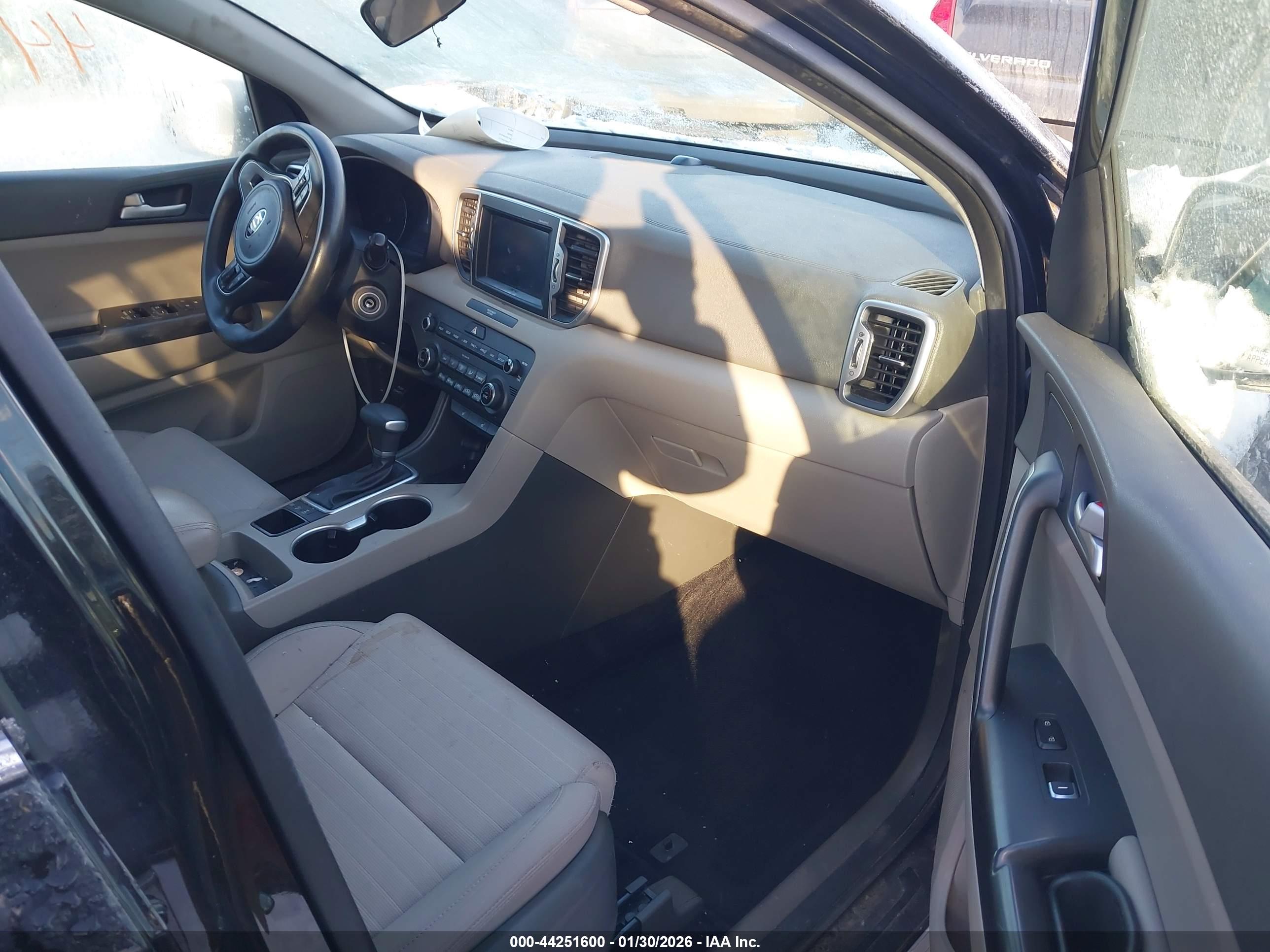 KIA SPORTAGE image 5