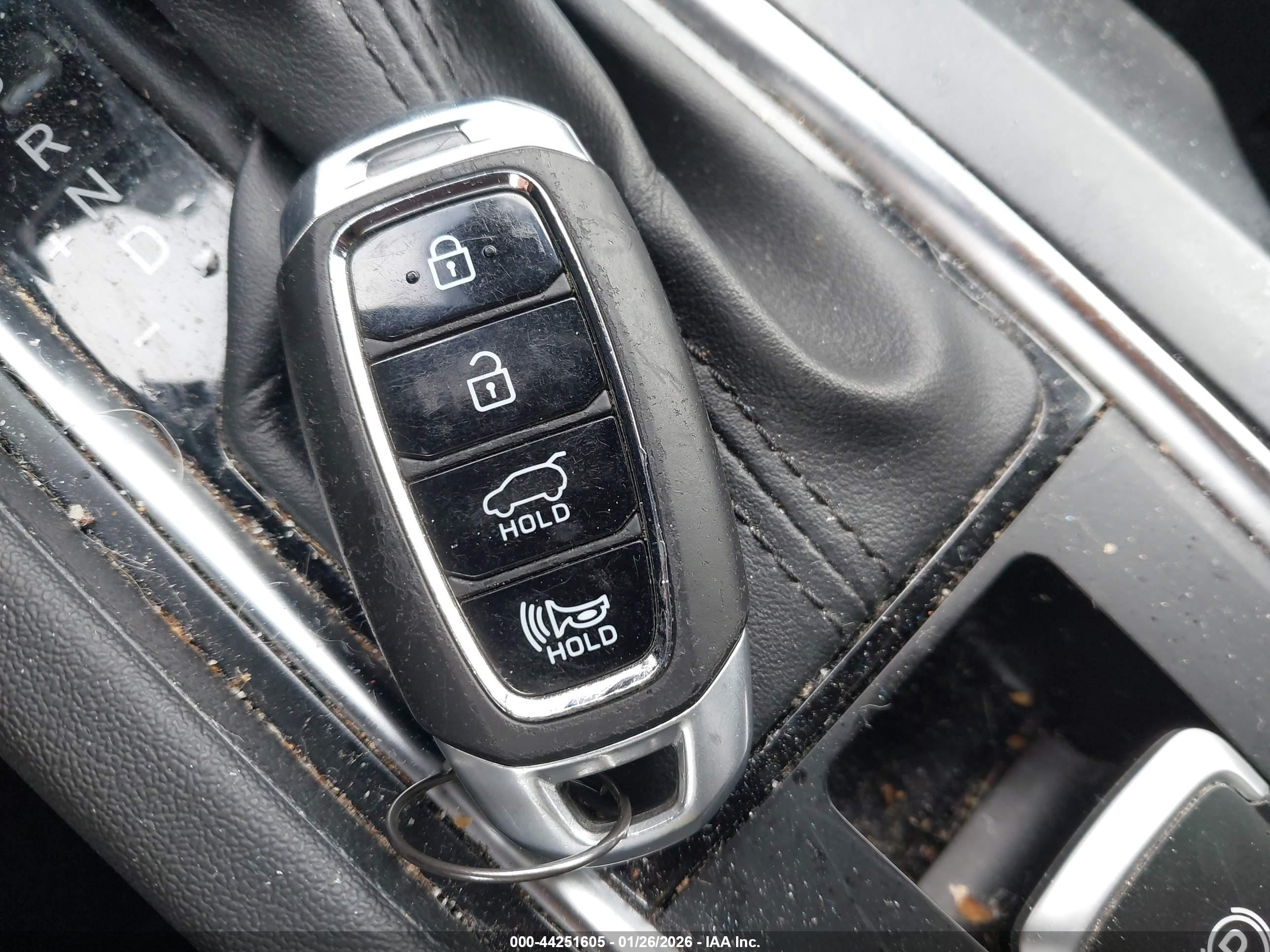 HYUNDAI SANTA image 11