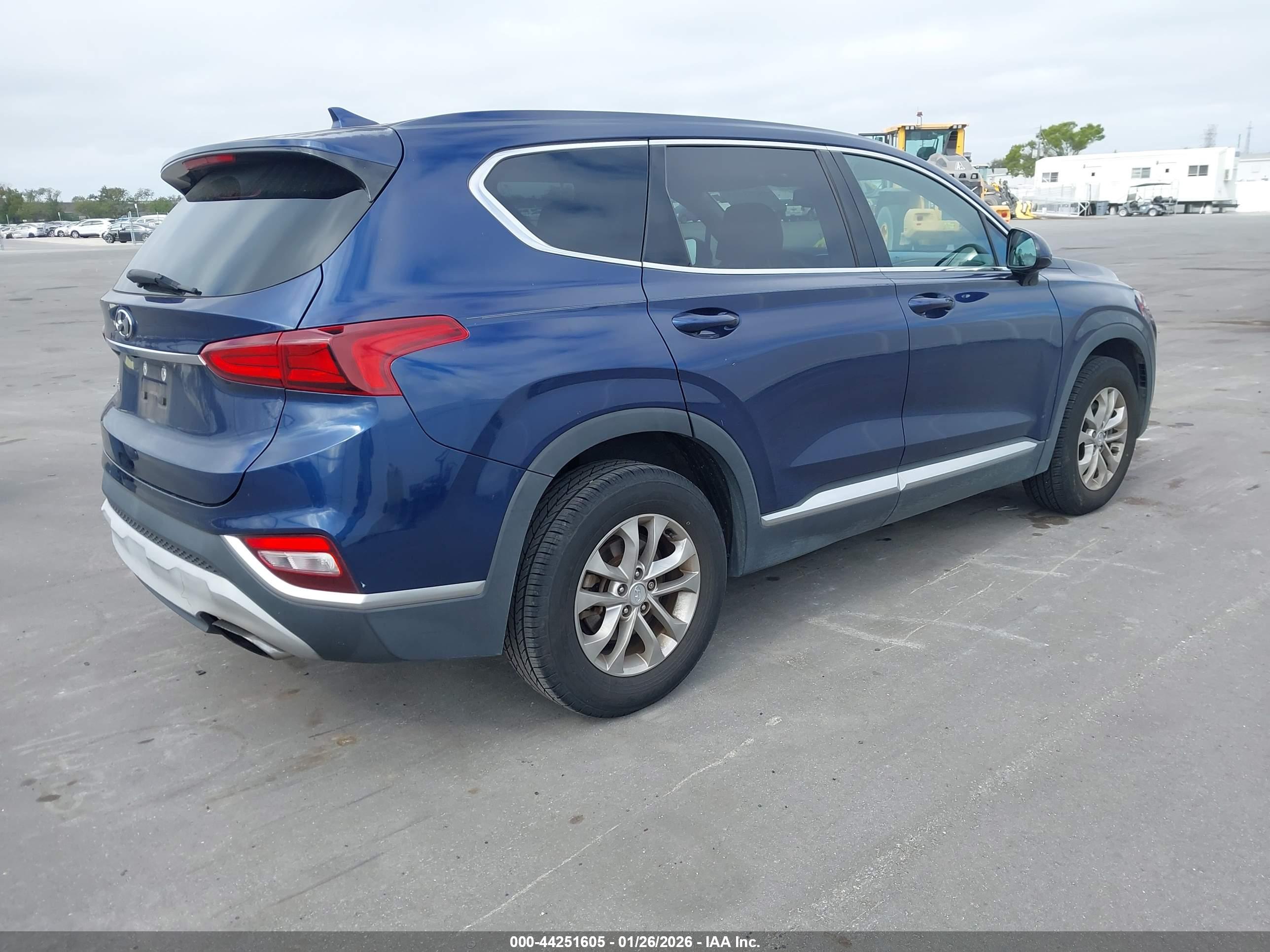 HYUNDAI SANTA image 4