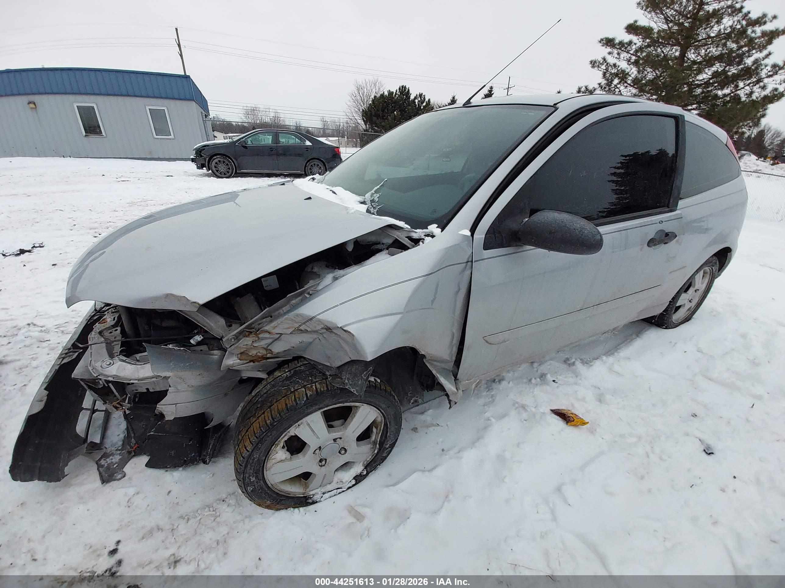 FORD FOCUS image 2
