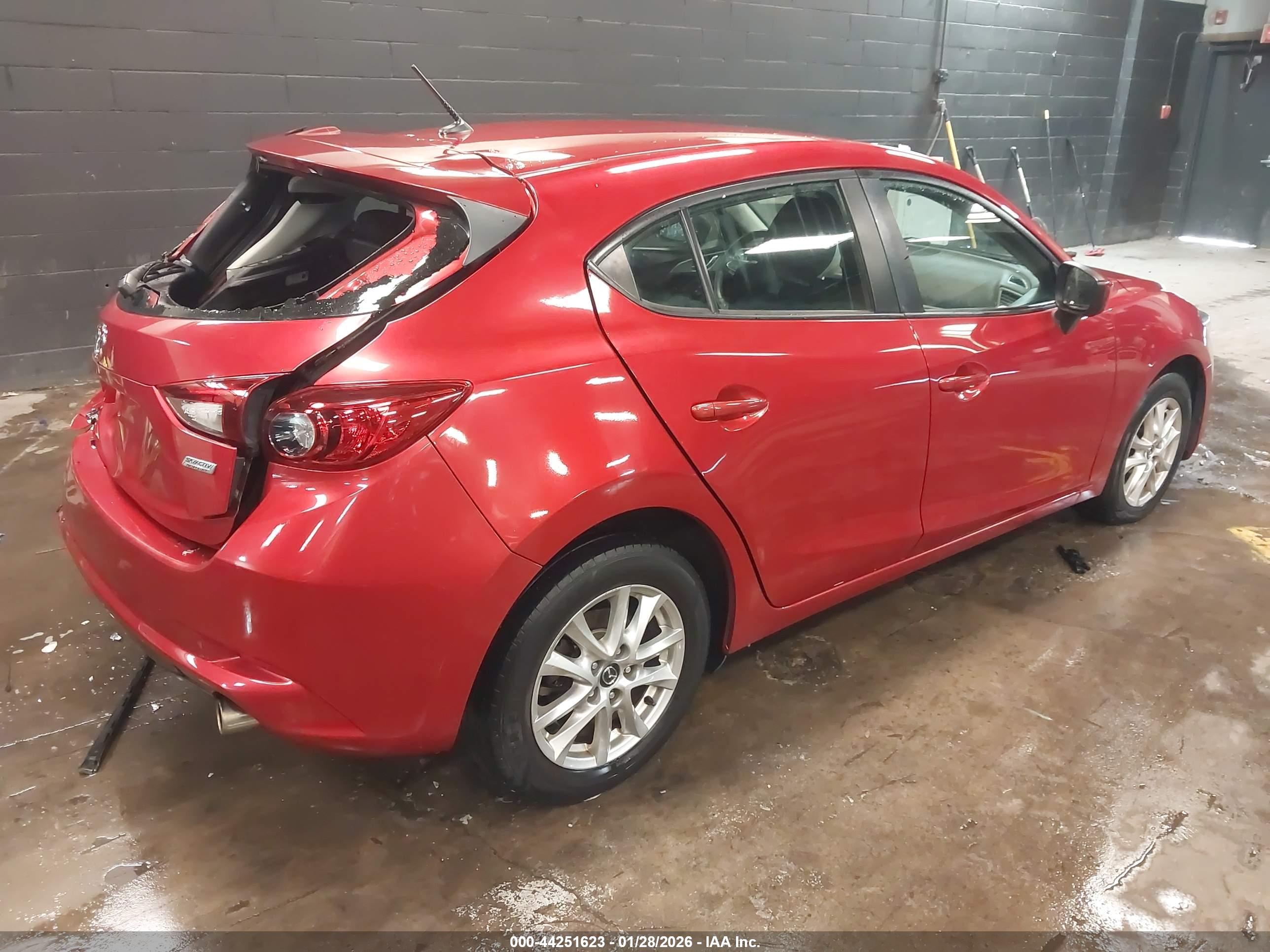 MAZDA MAZDA3 image 4