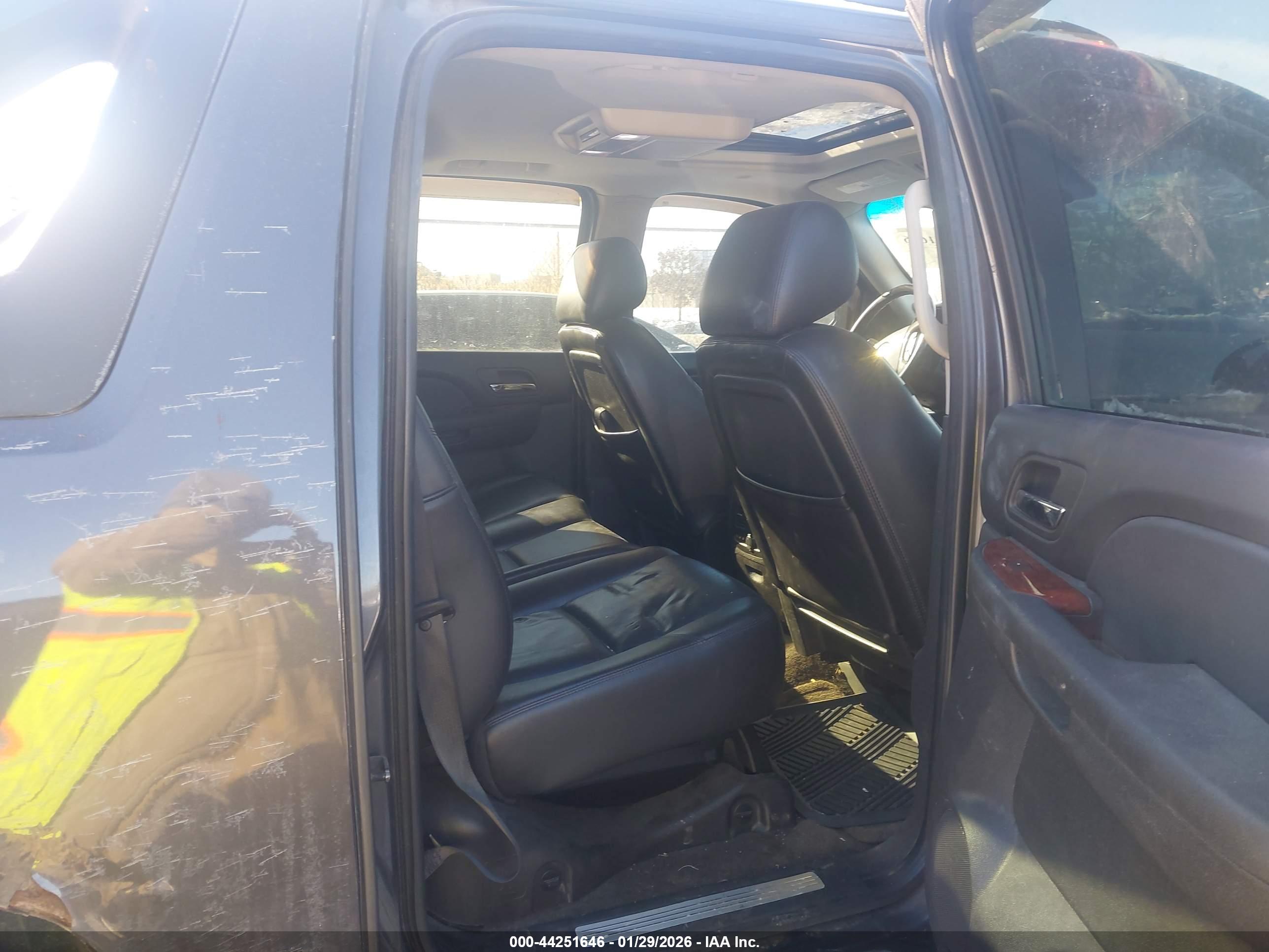 CHEVROLET AVALANCHE image 8