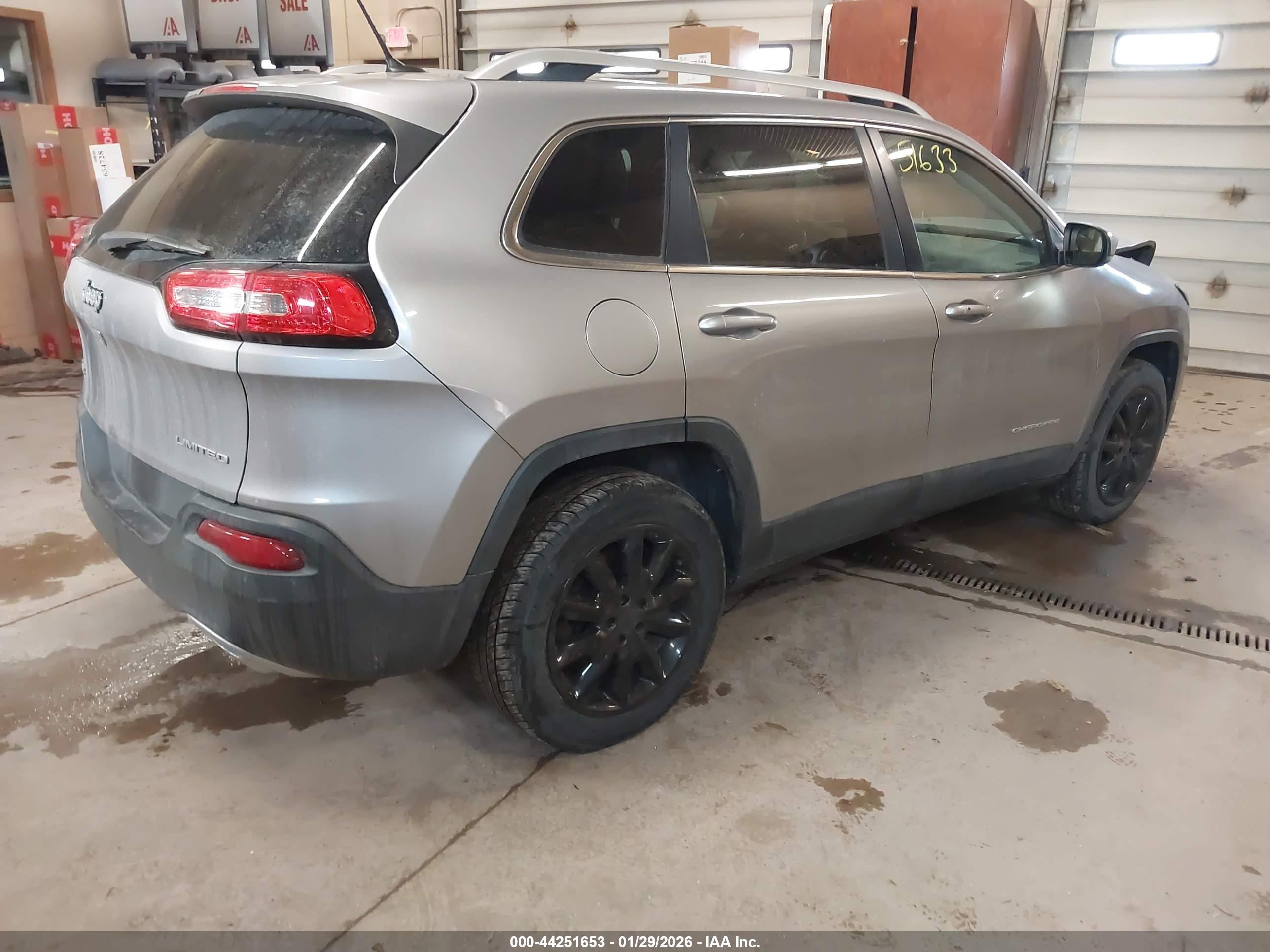 JEEP CHEROKEE image 4
